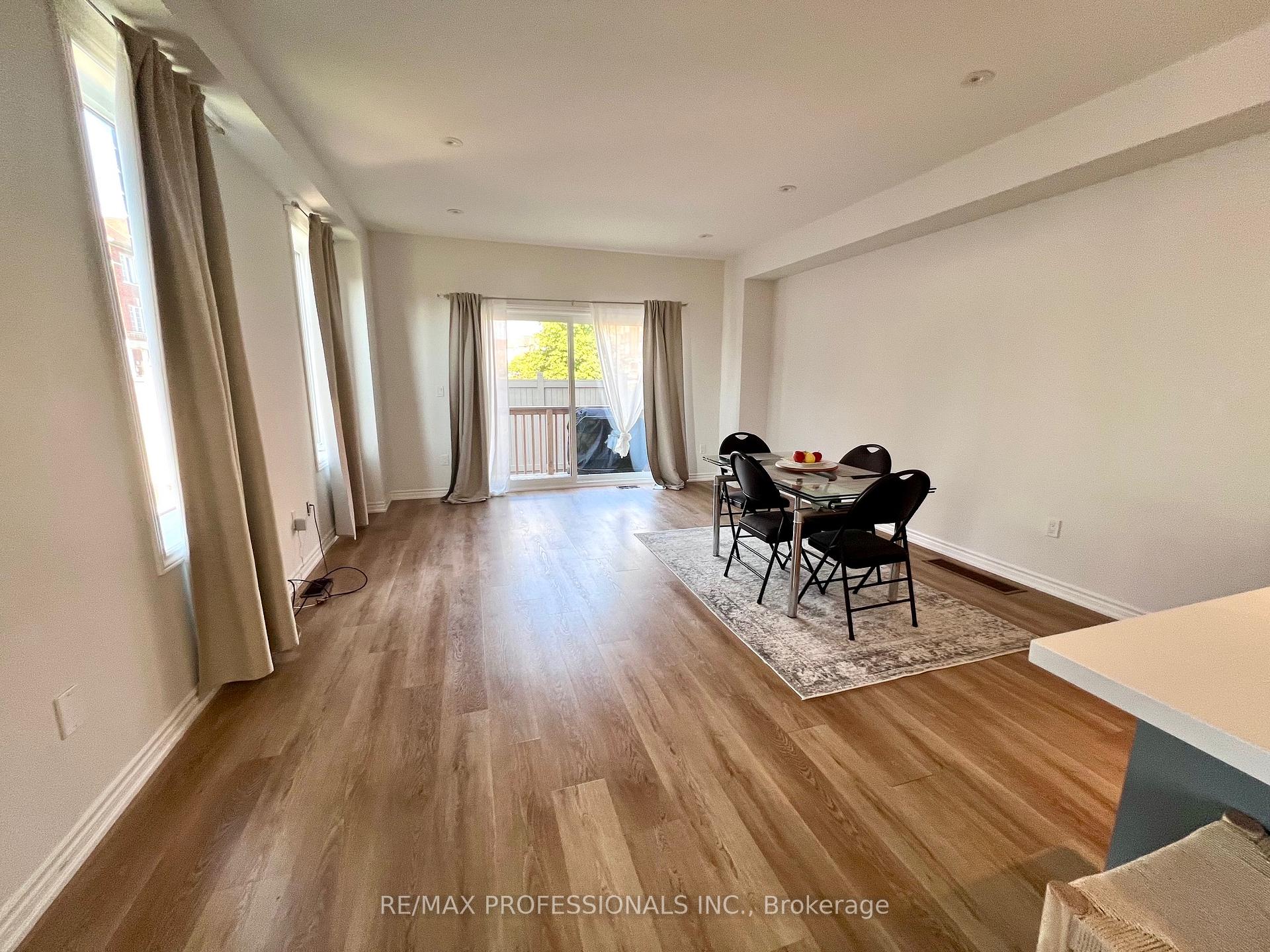 Photo 11 of 111 Haggert Avenue N, Brampton, Downtown Brampton — HOMEH