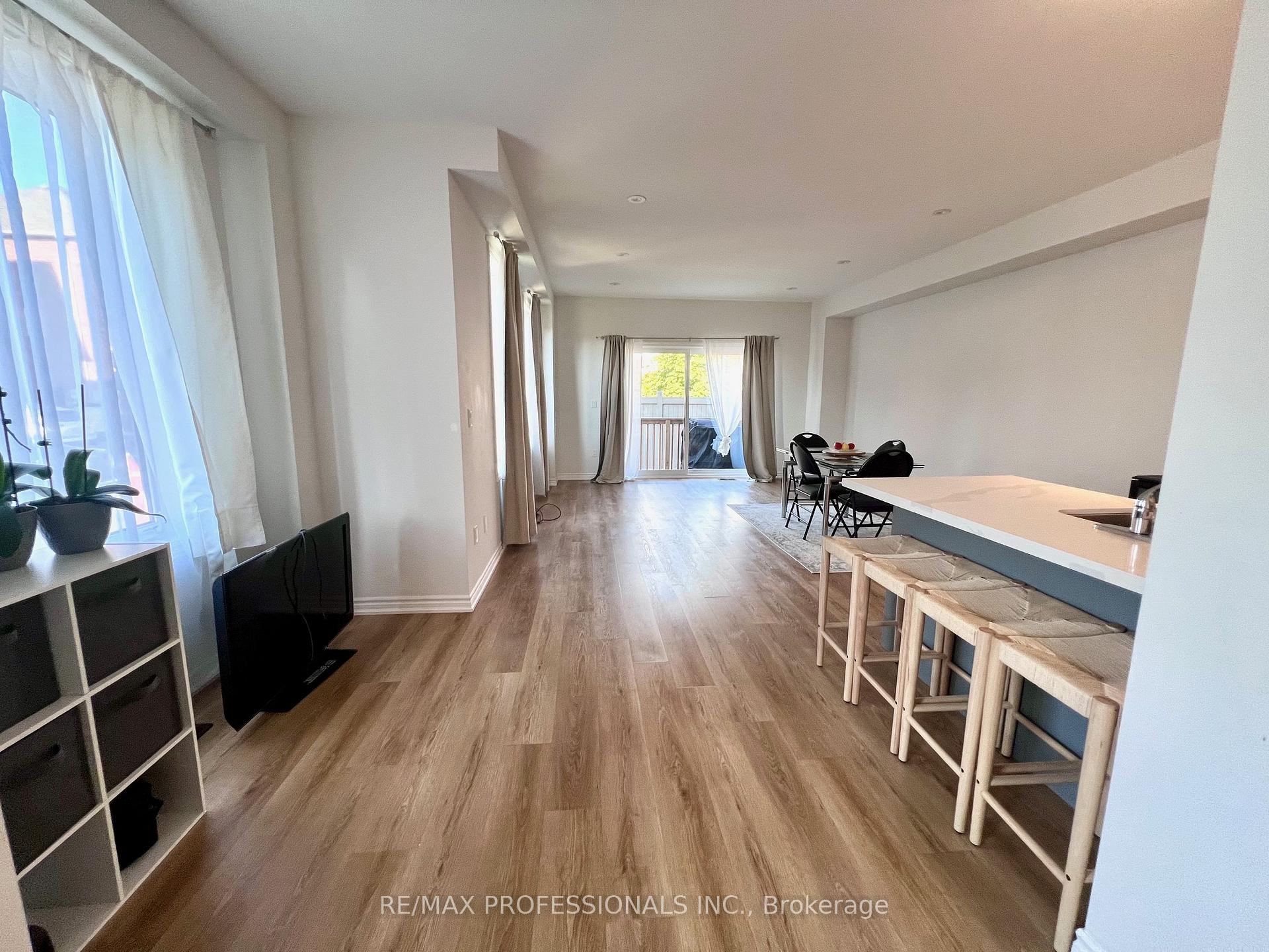 Photo 16 of 111 Haggert Avenue N, Brampton, Downtown Brampton — HOMEH