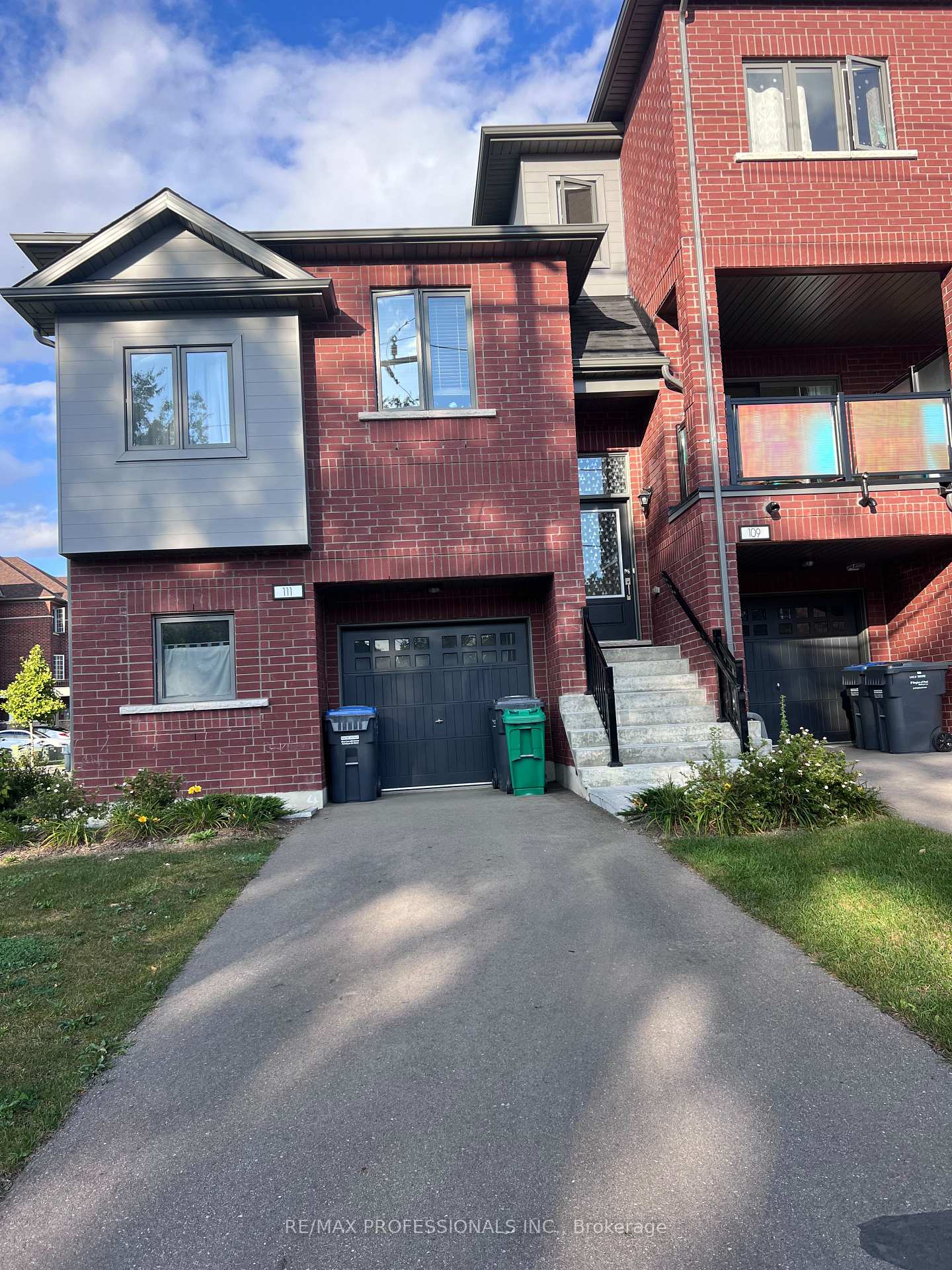Photo 34 of 111 Haggert Avenue N, Brampton, Downtown Brampton — HOMEH