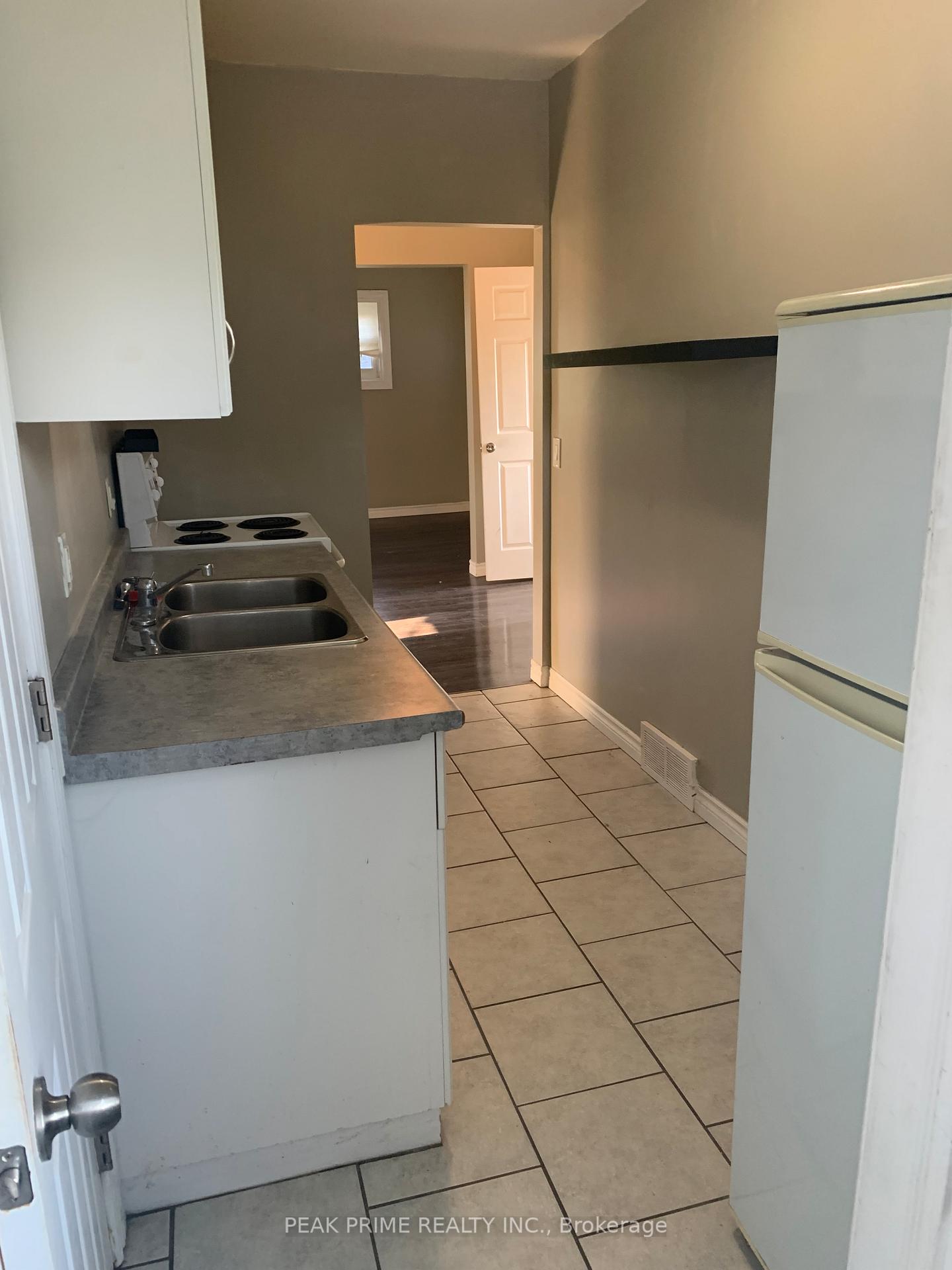 Photo 4 of Unit 3, 30 Hamilton Street, St. Catharines, Western Hill — HOMEH