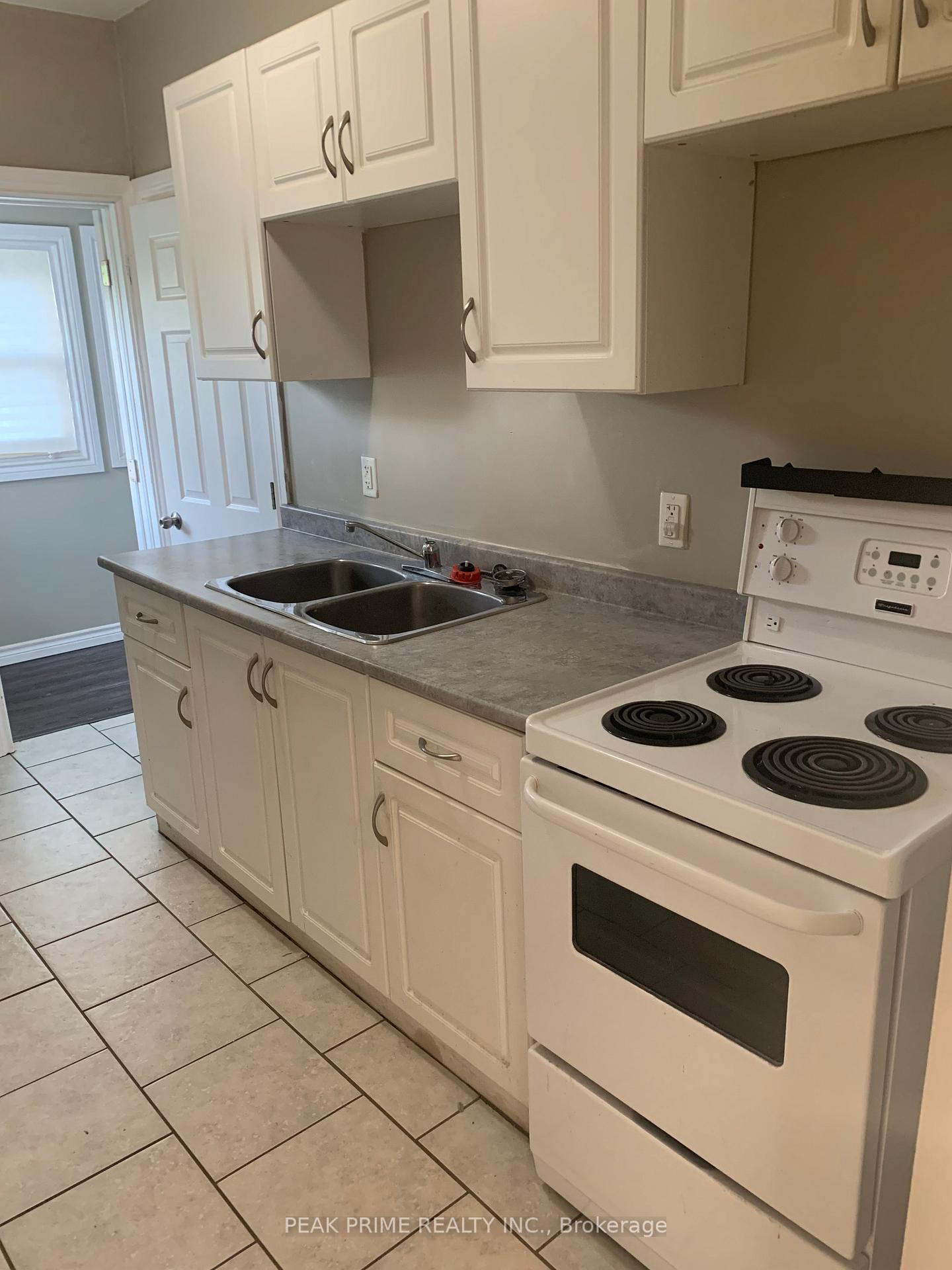 Photo 6 of Unit 3, 30 Hamilton Street, St. Catharines, Western Hill — HOMEH