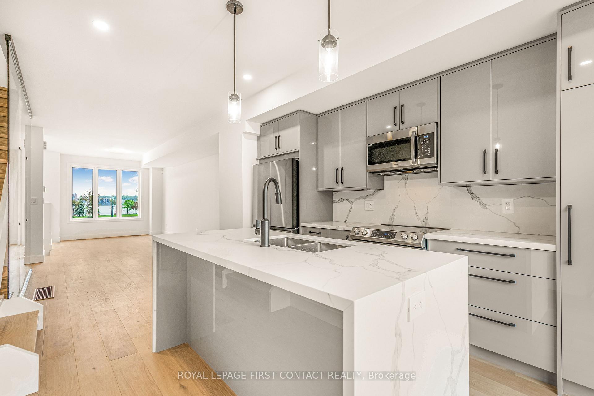 Photo 2 of 22 Alderwood Lane, Barrie, Allandale — HOMEH