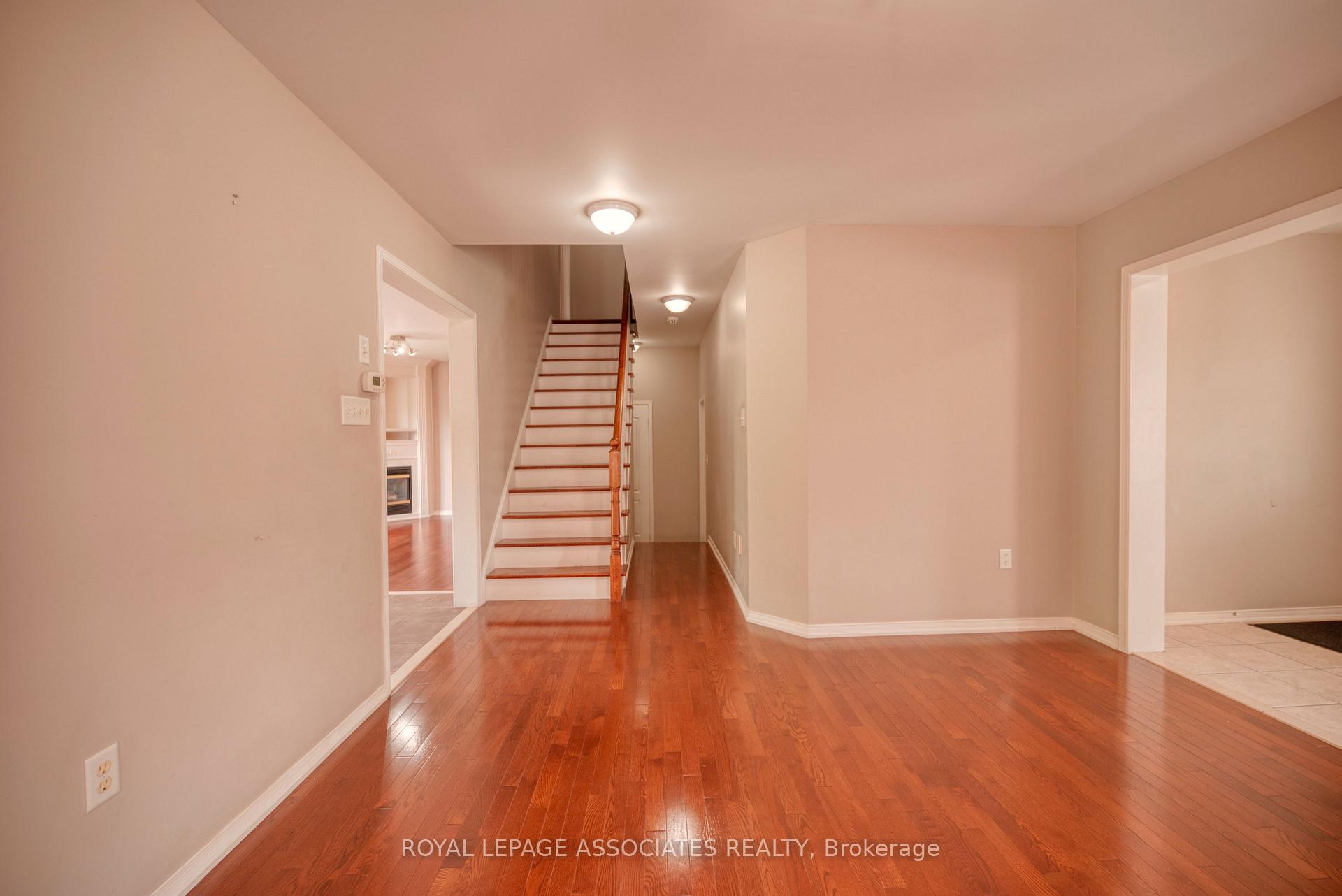 Photo 9 of 8 Ryder Crescent, Ajax, Northeast Ajax — HOMEH