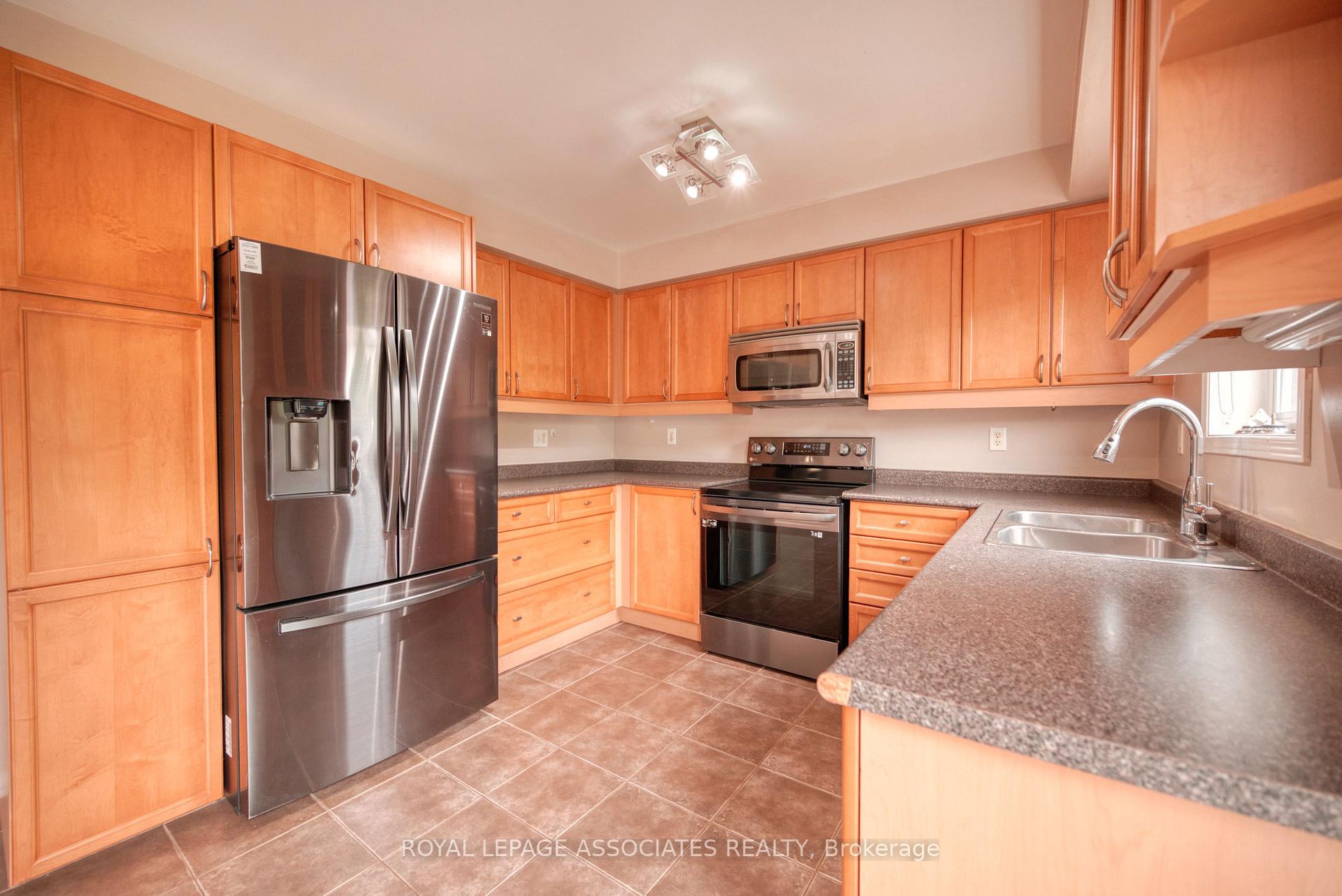 Photo 12 of 8 Ryder Crescent, Ajax, Northeast Ajax — HOMEH