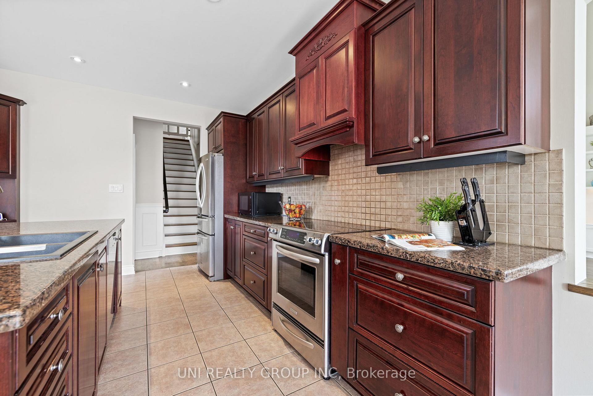 Photo 16 of 141 Riverstone Drive, Ottawa, Barrhaven - Stonebridge — HOMEH