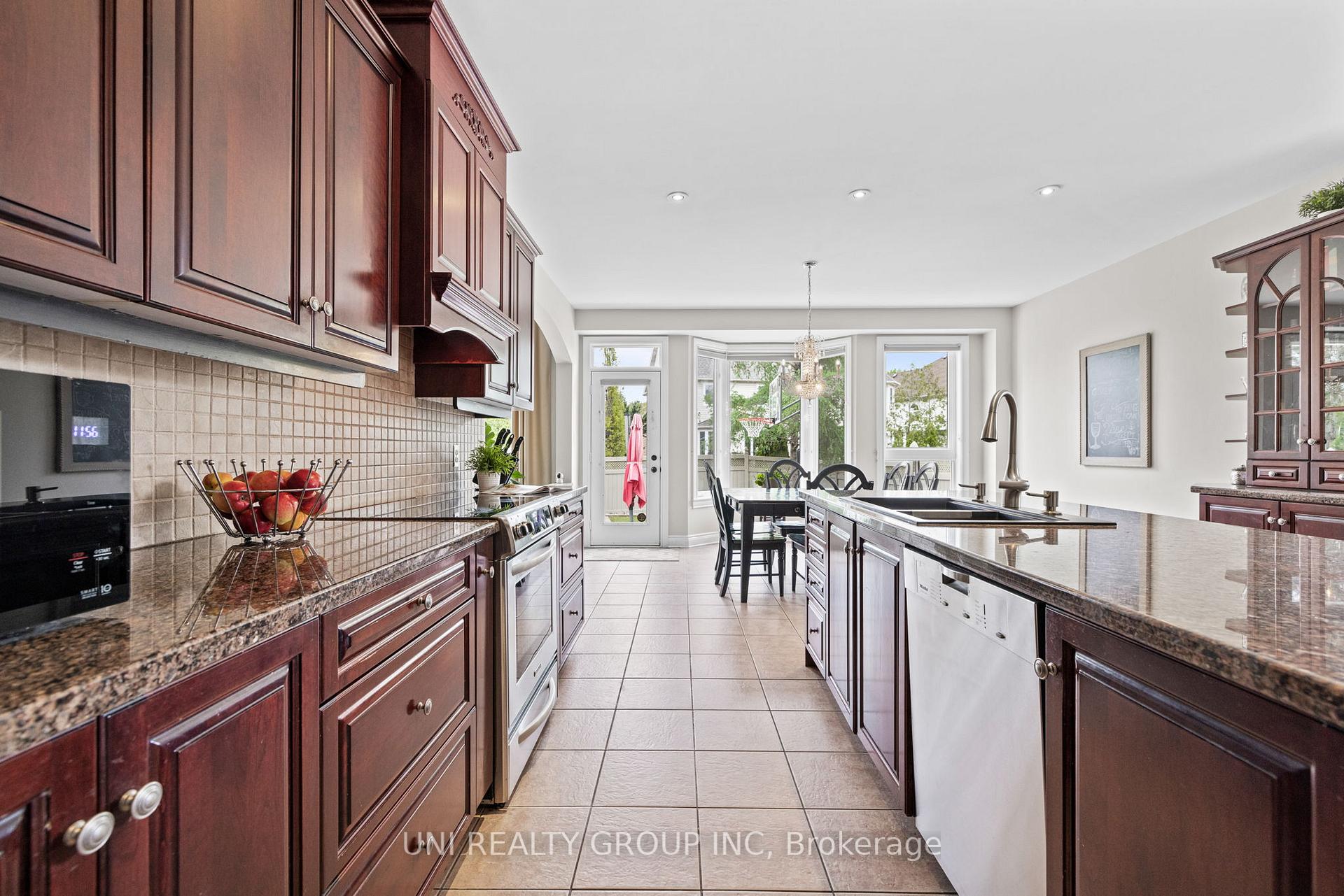 Photo 17 of 141 Riverstone Drive, Ottawa, Barrhaven - Stonebridge — HOMEH