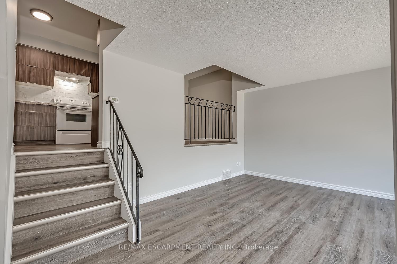 Photo 3 of Unit 309, 260 Montmorency Drive, Hamilton, Red Hill — HOMEH
