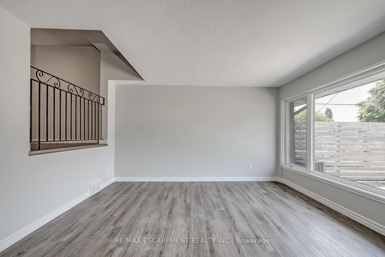 Photo 4 of Unit 309, 260 Montmorency Drive, Hamilton, Red Hill — HOMEH