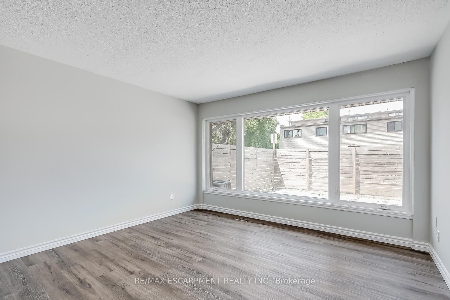 Photo 6 of Unit 309, 260 Montmorency Drive, Hamilton, Red Hill — HOMEH