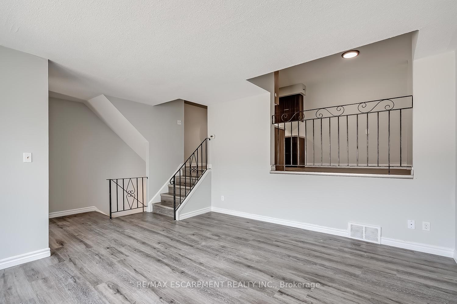 Photo 9 of Unit 309, 260 Montmorency Drive, Hamilton, Red Hill — HOMEH