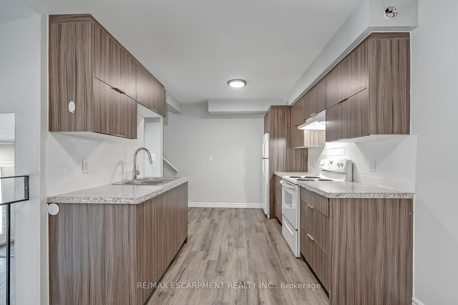 Photo 10 of Unit 309, 260 Montmorency Drive, Hamilton, Red Hill — HOMEH