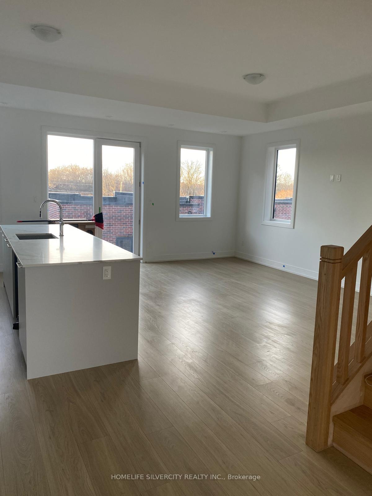 Photo 6 of Unit 36, 43 Desiree Place, Caledon, Bolton East — HOMEH