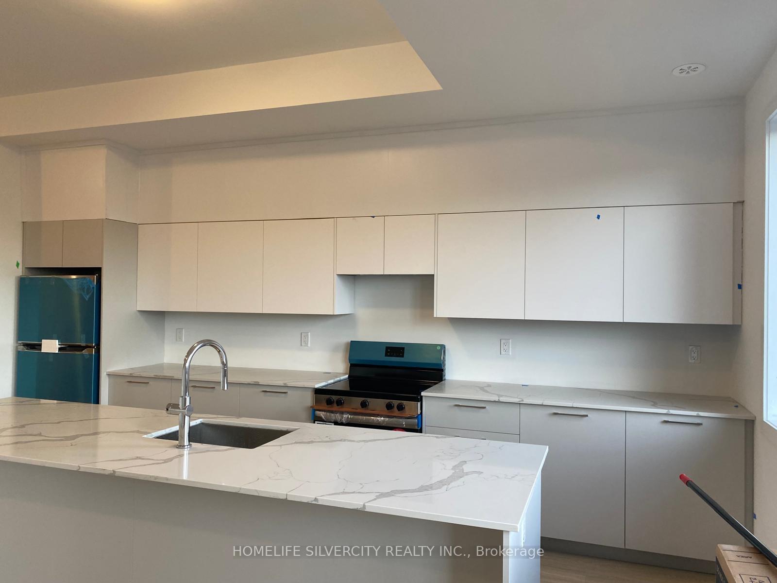 Photo 8 of Unit 36, 43 Desiree Place, Caledon, Bolton East — HOMEH