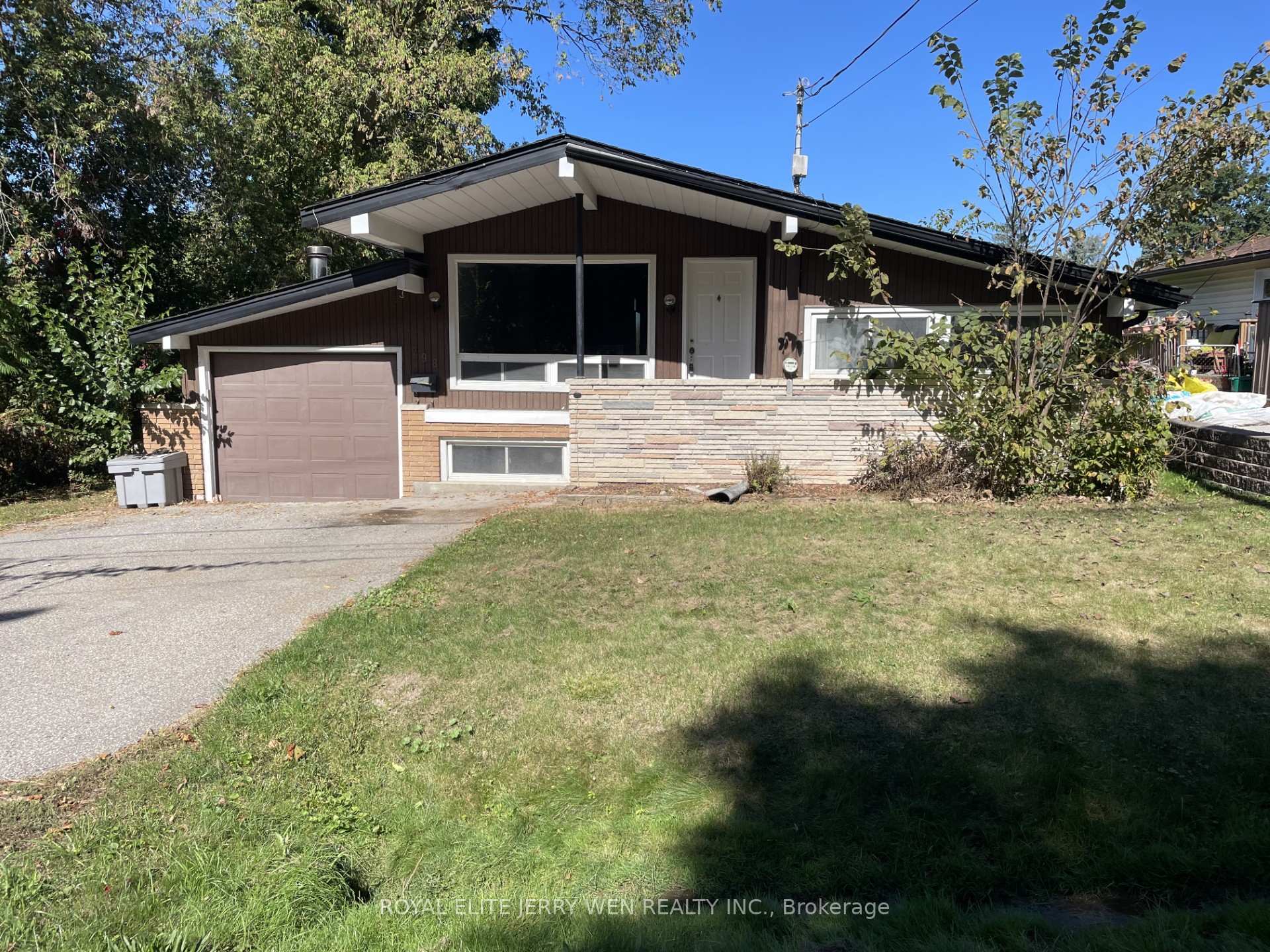 Photo 1 of 298 Terrace Drive, Georgina, Keswick South — HOMEH