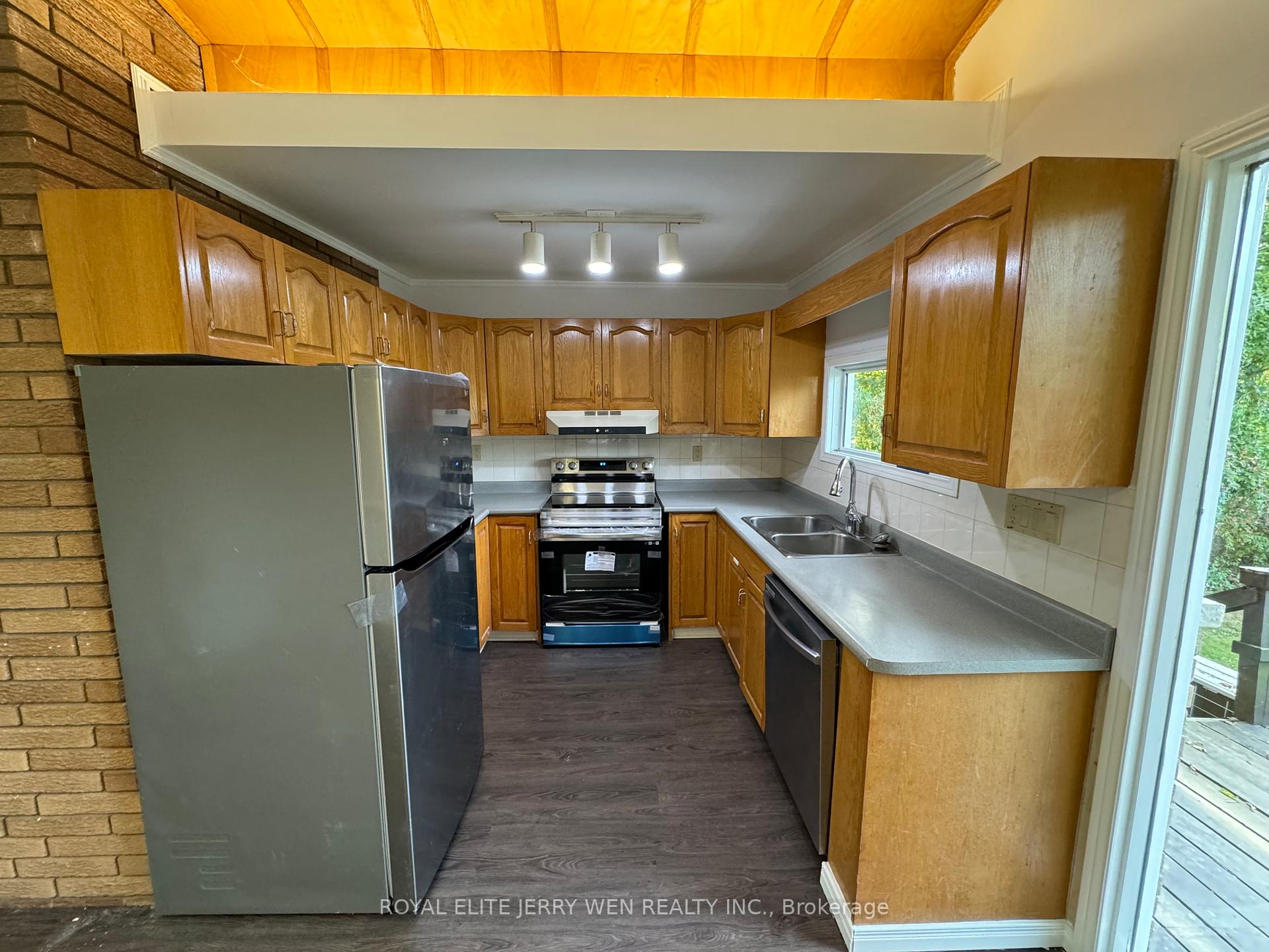 Photo 3 of 298 Terrace Drive, Georgina, Keswick South — HOMEH