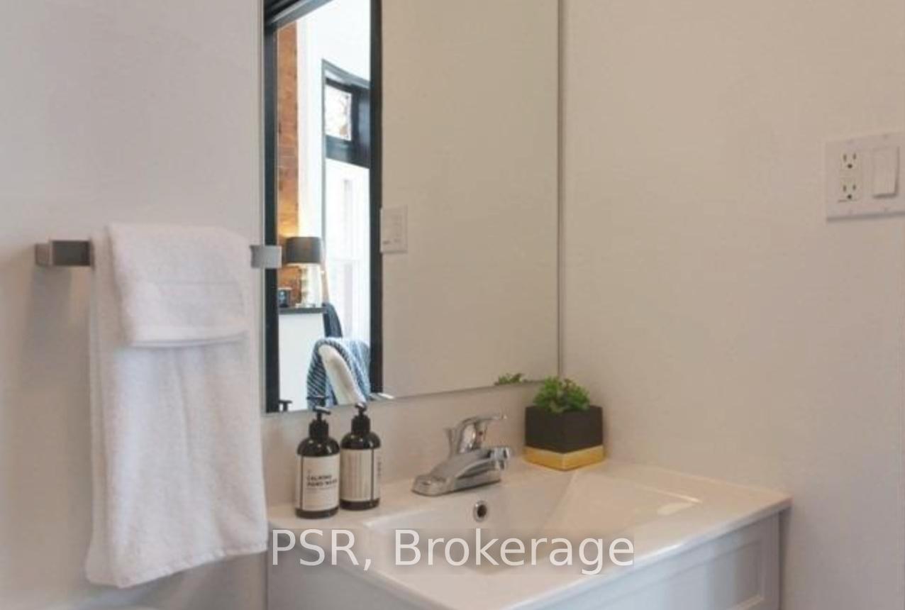 Photo 6 of Unit 1, 260 Sherbourne Street, Toronto, Moss Park — HOMEH
