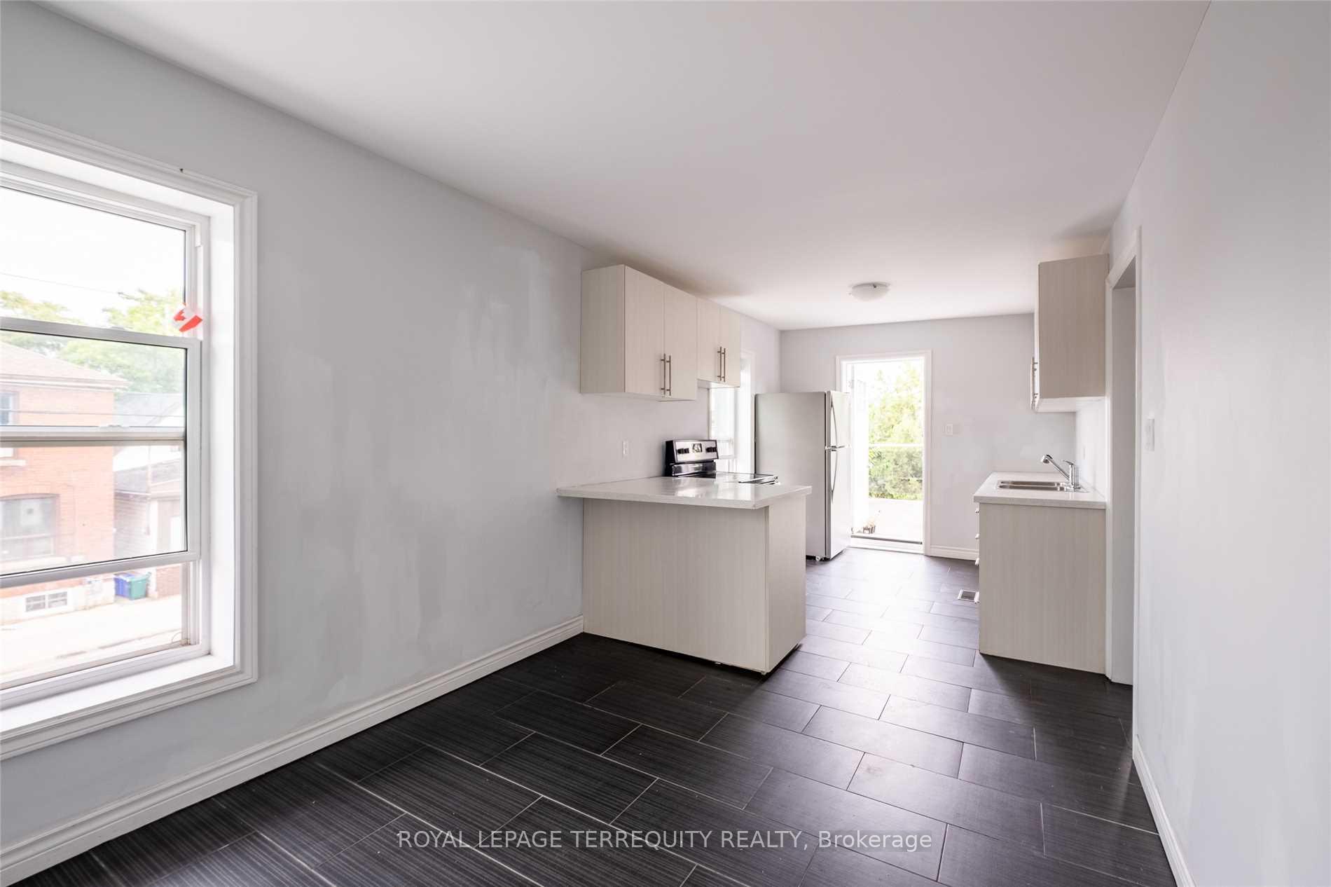 Photo 12 of Unit 1, 1186 Cannon Street E, Hamilton, Crown Point — HOMEH