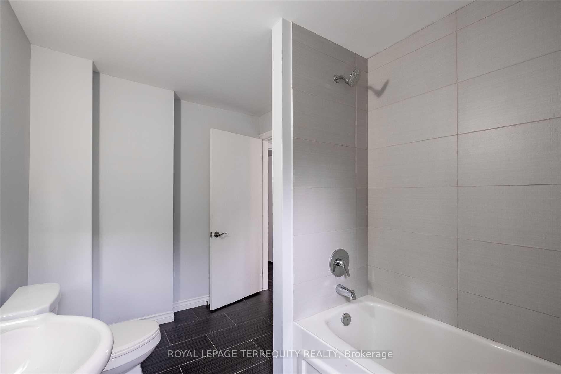 Photo 9 of Unit 1, 1186 Cannon Street E, Hamilton, Crown Point — HOMEH