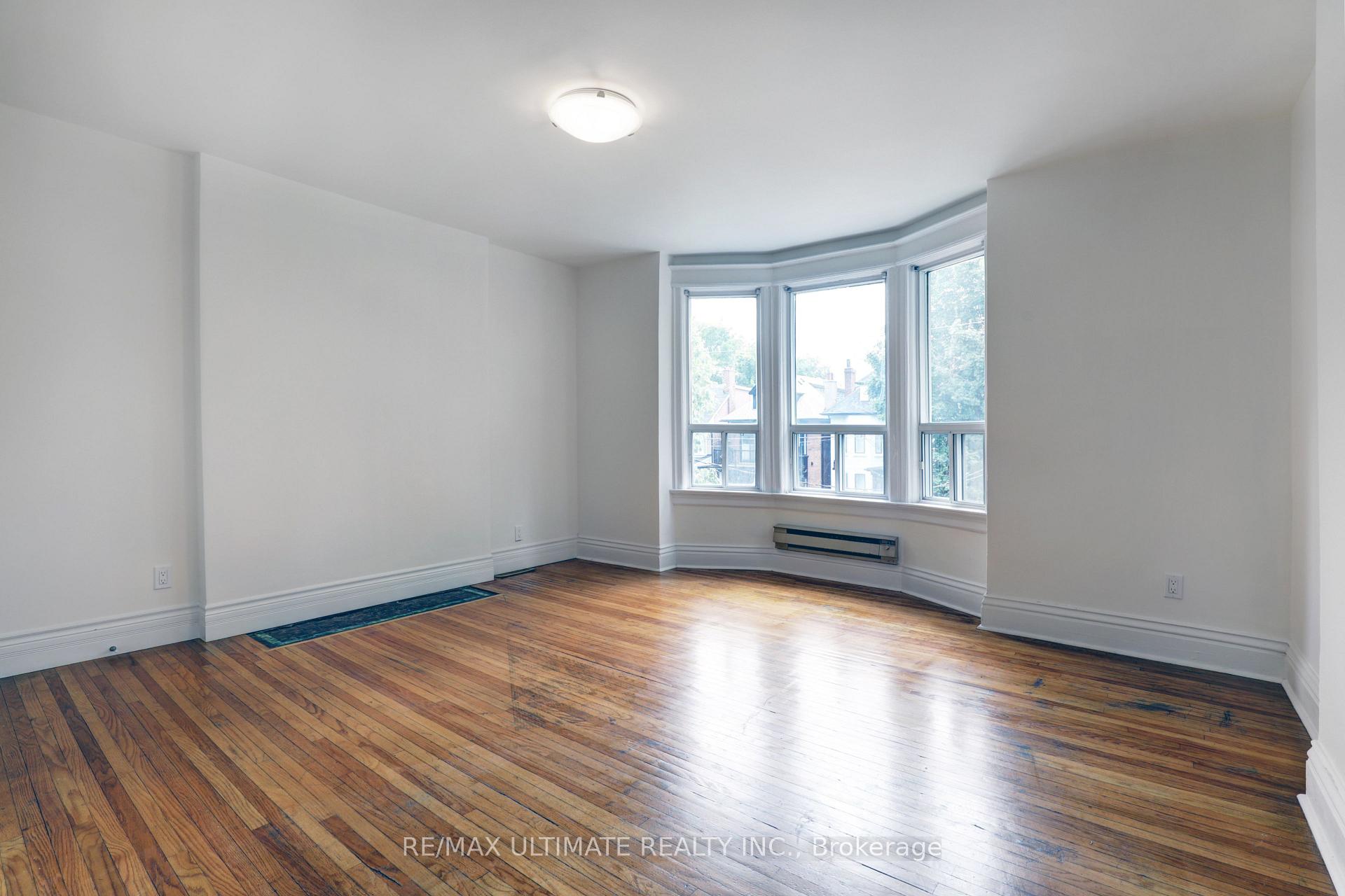 Photo 3 of Unit Upper, 23 Rainsford Road, Toronto, The Beaches — HOMEH