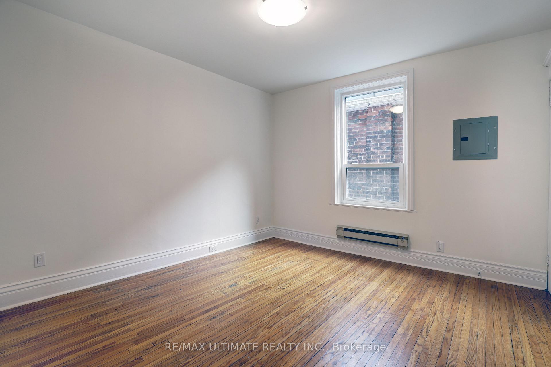 Photo 5 of Unit Upper, 23 Rainsford Road, Toronto, The Beaches — HOMEH