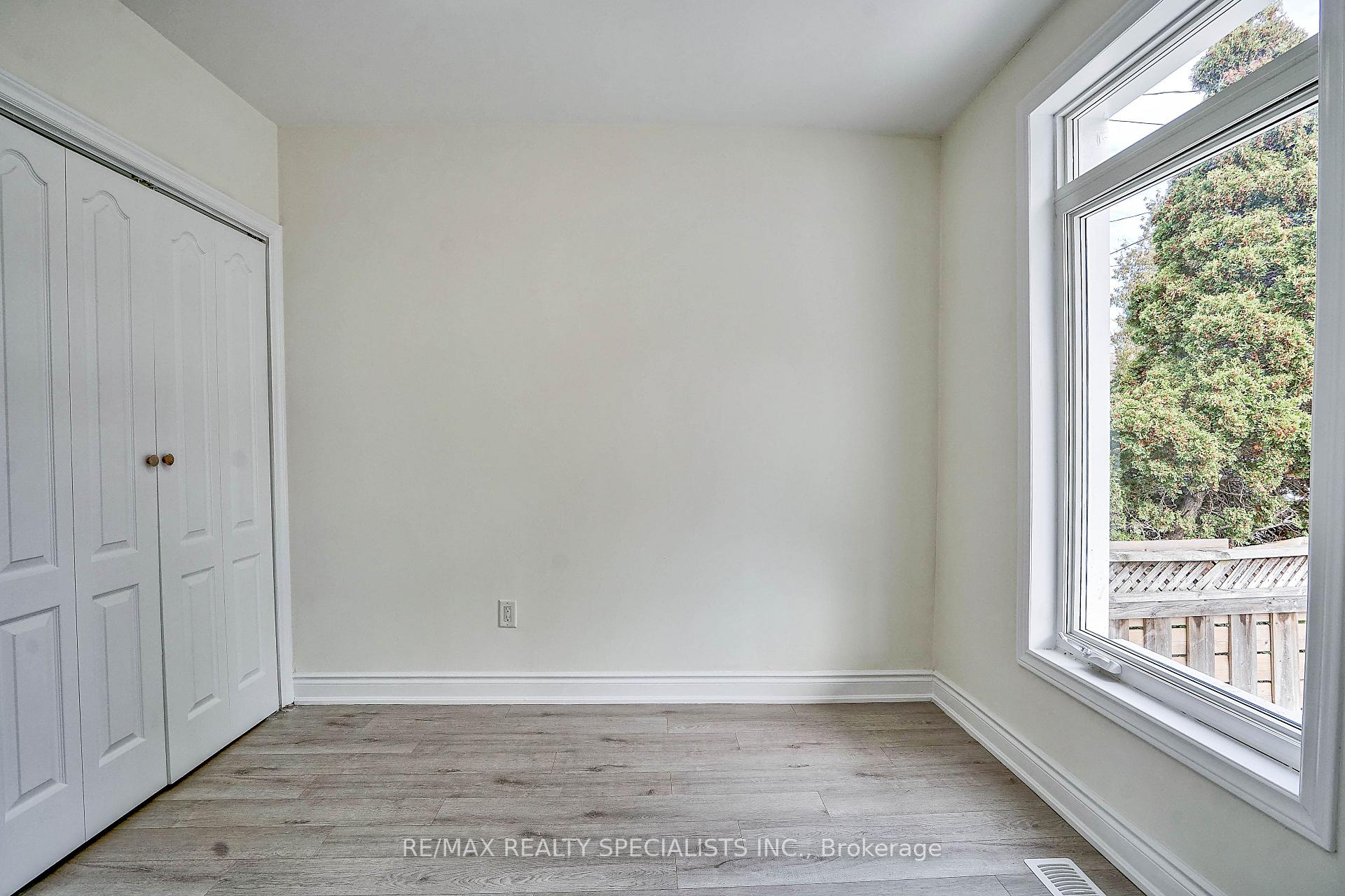 Photo 8 of 143 Glendale Avenue, Hamilton, Crown Point — HOMEH