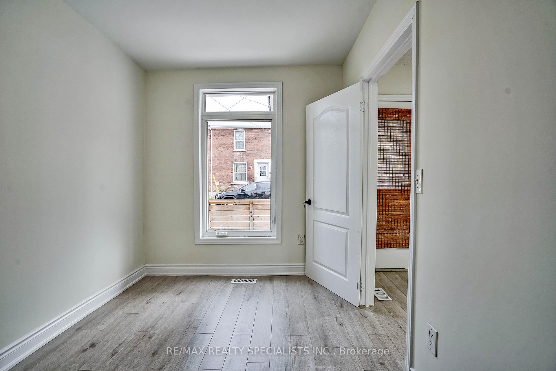 Photo 9 of 143 Glendale Avenue, Hamilton, Crown Point — HOMEH