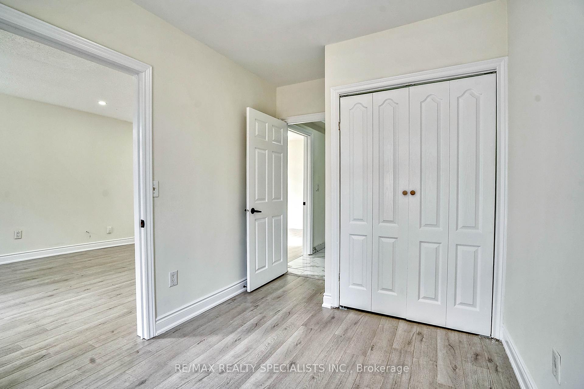 Photo 11 of 143 Glendale Avenue, Hamilton, Crown Point — HOMEH
