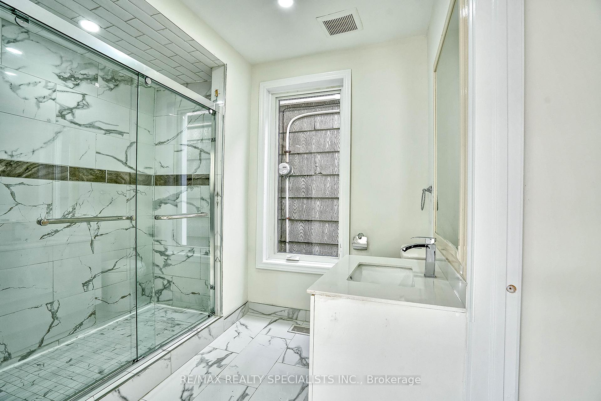 Photo 12 of 143 Glendale Avenue, Hamilton, Crown Point — HOMEH