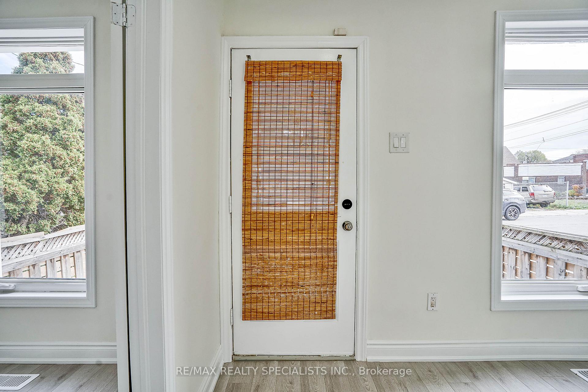 Photo 13 of 143 Glendale Avenue, Hamilton, Crown Point — HOMEH