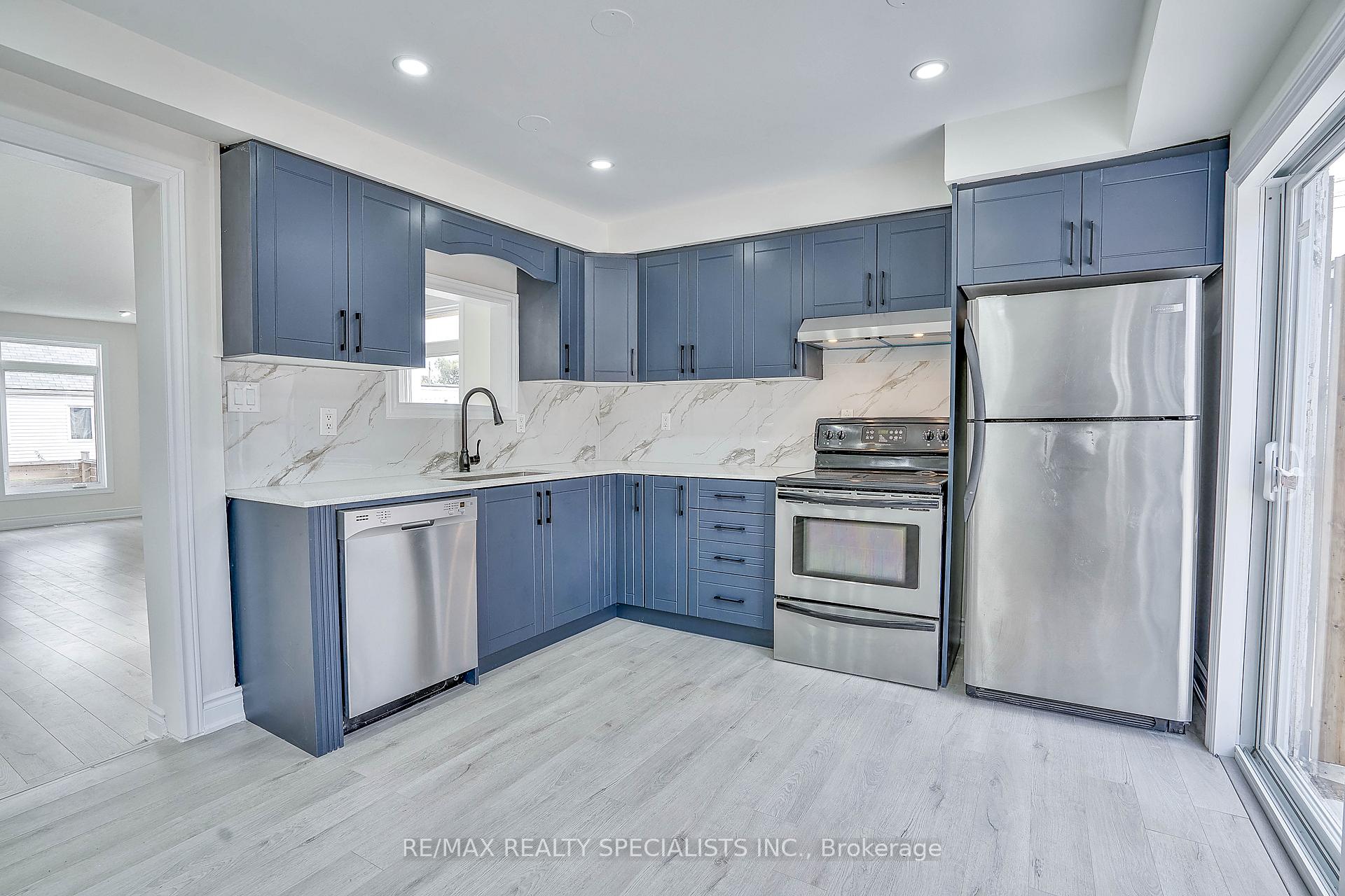 Photo 14 of 143 Glendale Avenue, Hamilton, Crown Point — HOMEH