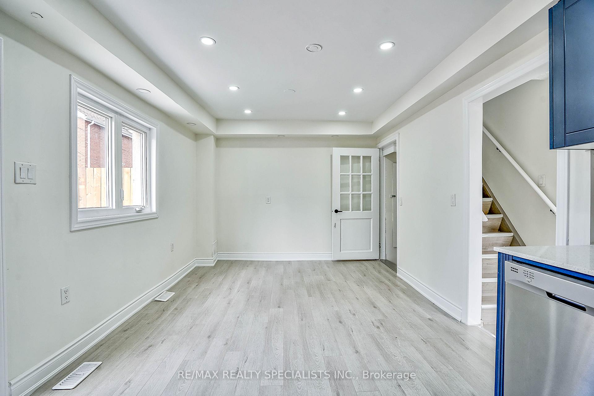 Photo 18 of 143 Glendale Avenue, Hamilton, Crown Point — HOMEH