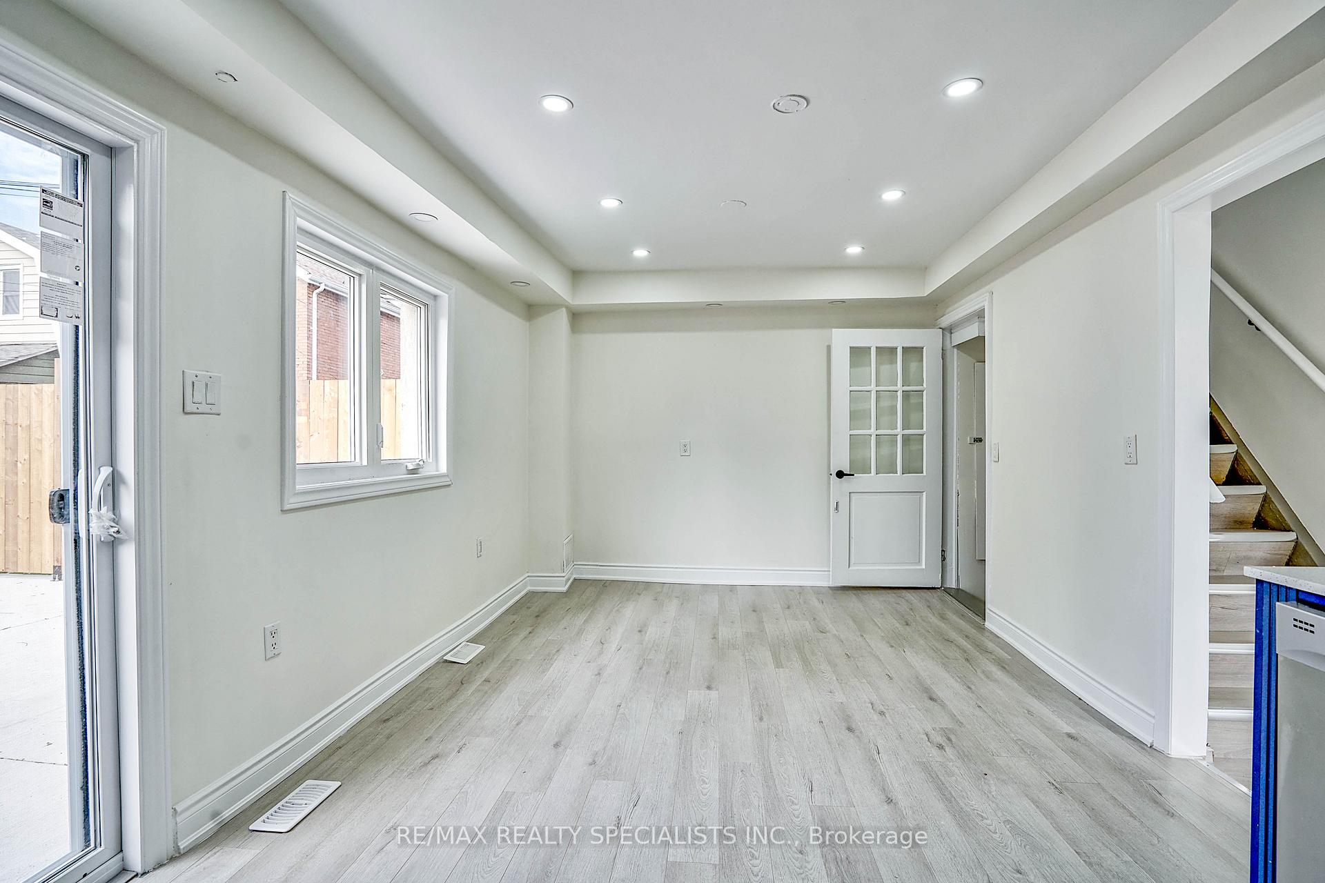 Photo 19 of 143 Glendale Avenue, Hamilton, Crown Point — HOMEH