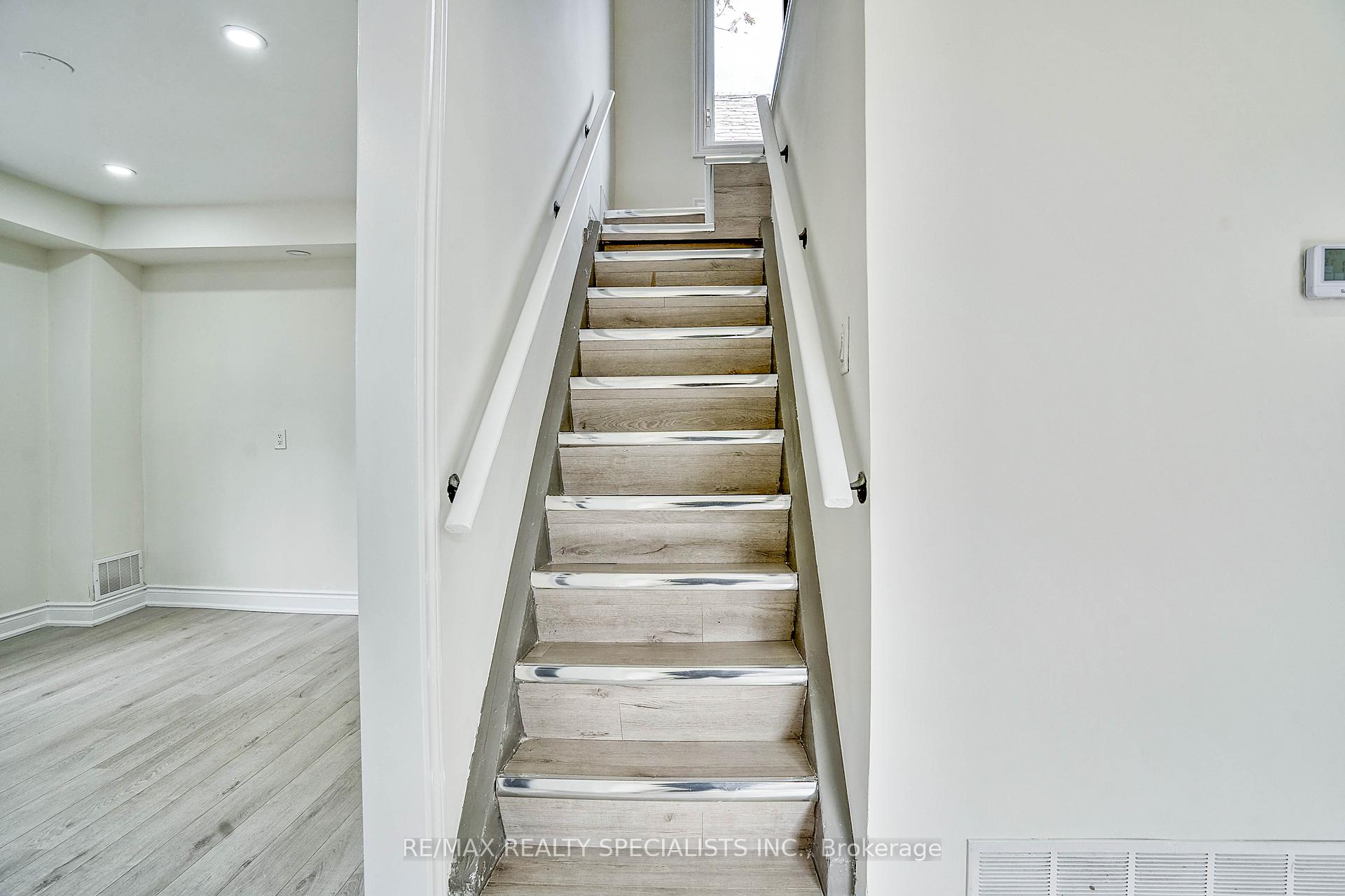 Photo 20 of 143 Glendale Avenue, Hamilton, Crown Point — HOMEH
