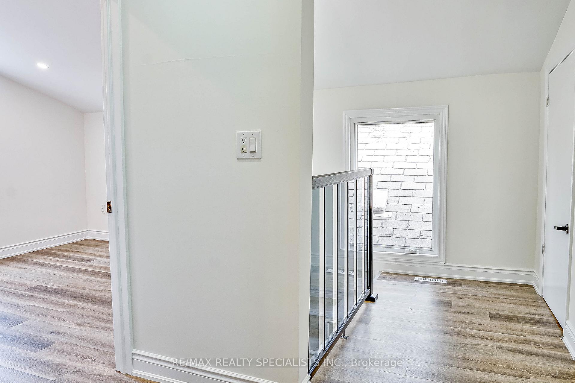 Photo 22 of 143 Glendale Avenue, Hamilton, Crown Point — HOMEH