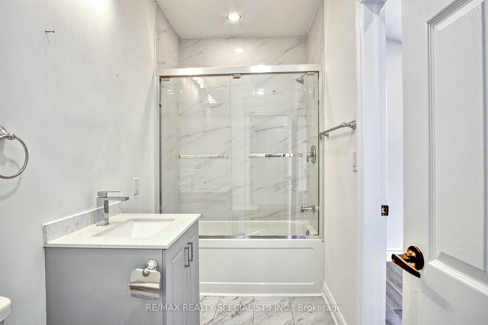 Photo 31 of 143 Glendale Avenue, Hamilton, Crown Point — HOMEH