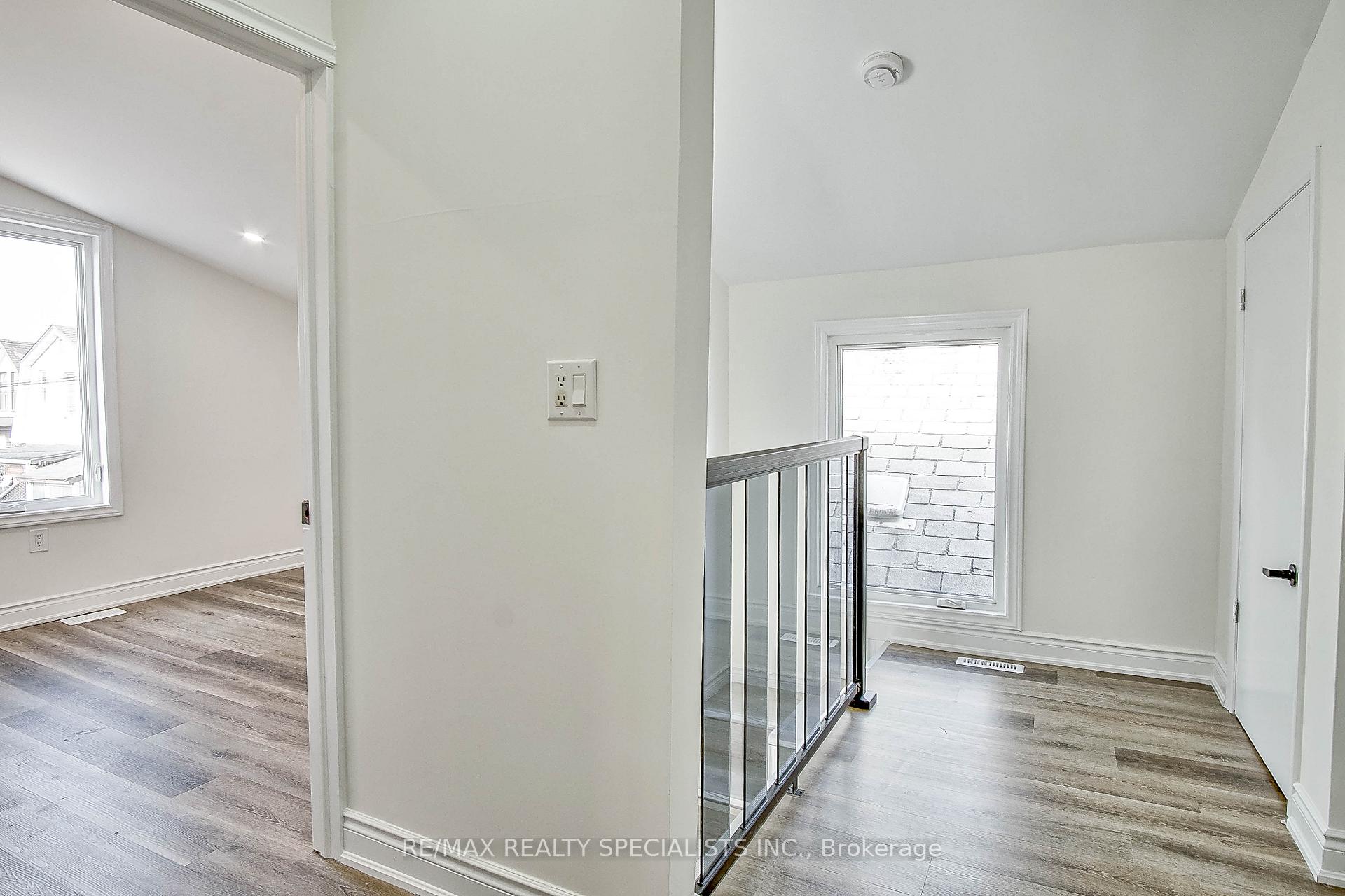 Photo 34 of 143 Glendale Avenue, Hamilton, Crown Point — HOMEH
