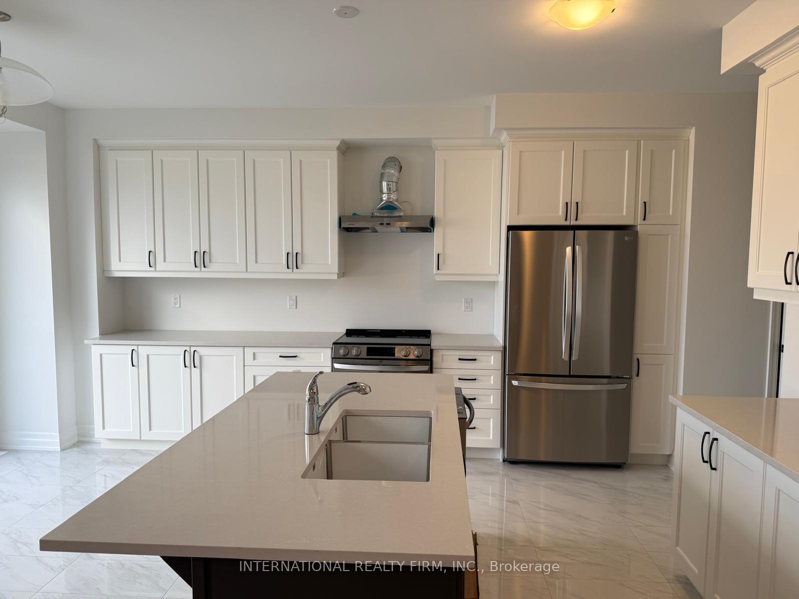 Photo 3 of 14 Mcbride Trail, Barrie, 400 East — HOMEH