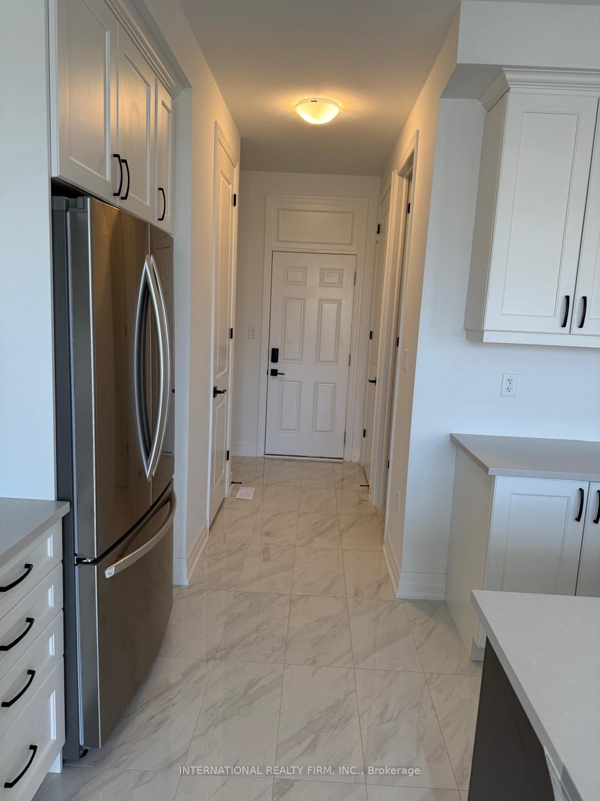 Photo 5 of 14 Mcbride Trail, Barrie, 400 East — HOMEH