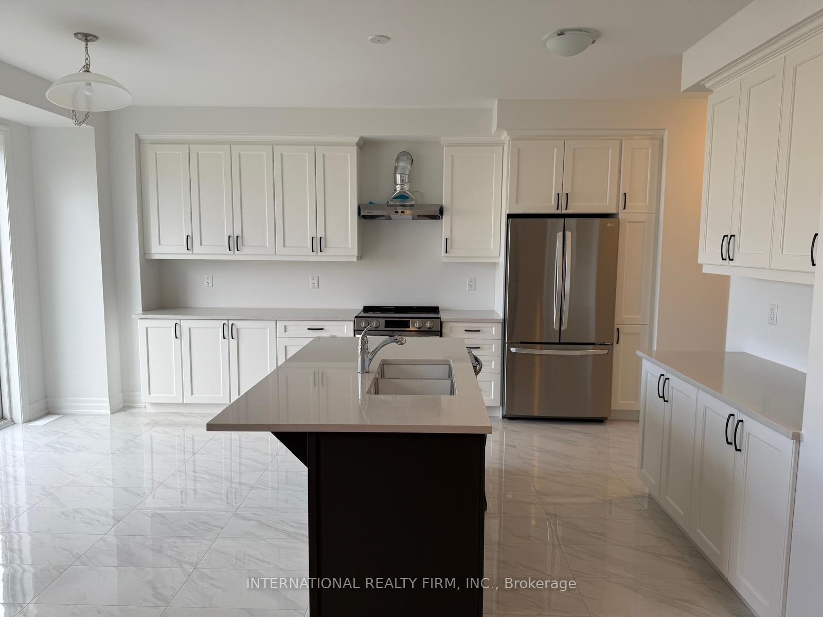 Photo 8 of 14 Mcbride Trail, Barrie, 400 East — HOMEH