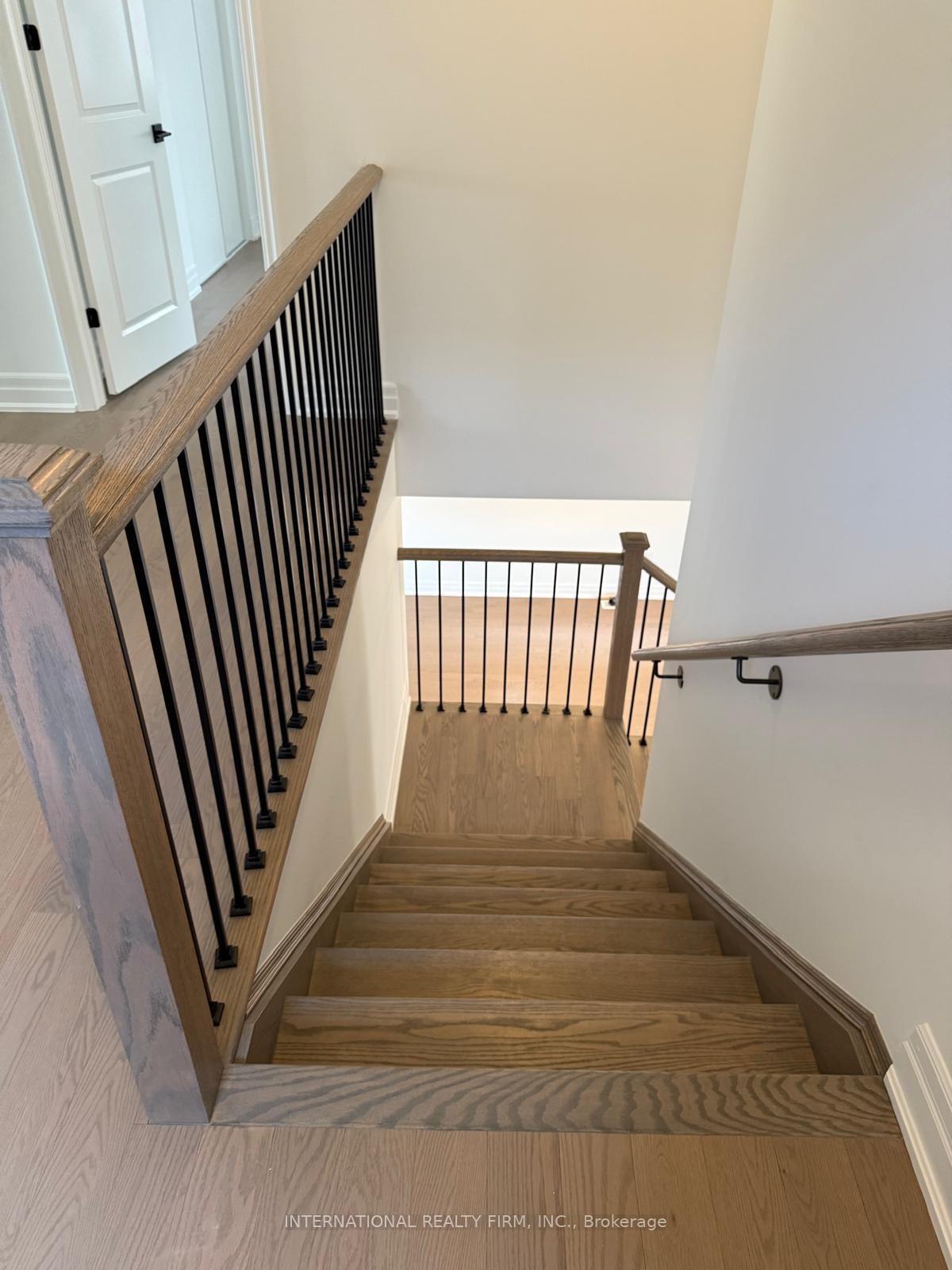 Photo 13 of 14 Mcbride Trail, Barrie, 400 East — HOMEH