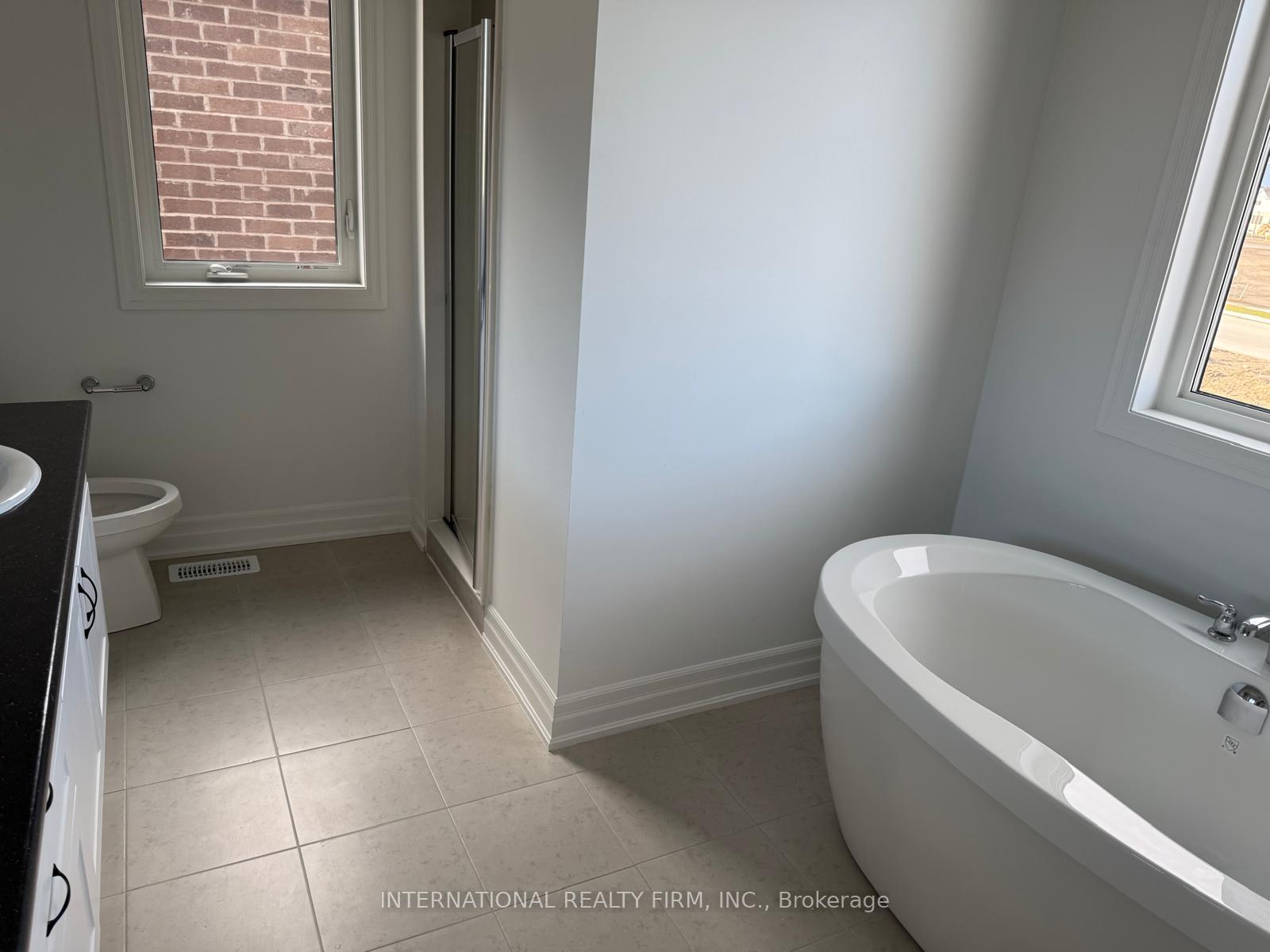 Photo 19 of 14 Mcbride Trail, Barrie, 400 East — HOMEH