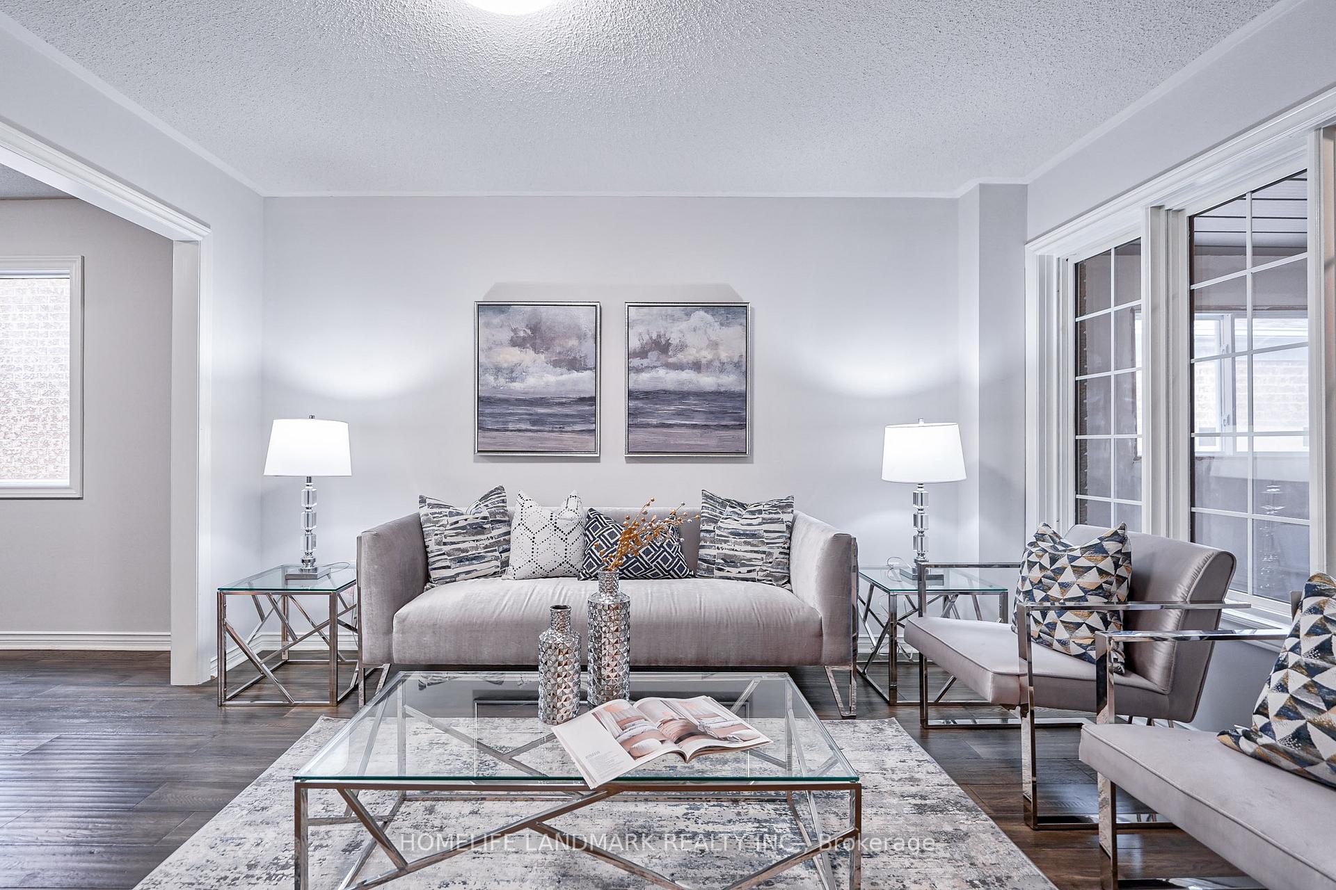 Photo 3 of Unit upper, 258 Stone Road, Aurora, Aurora Grove — HOMEH