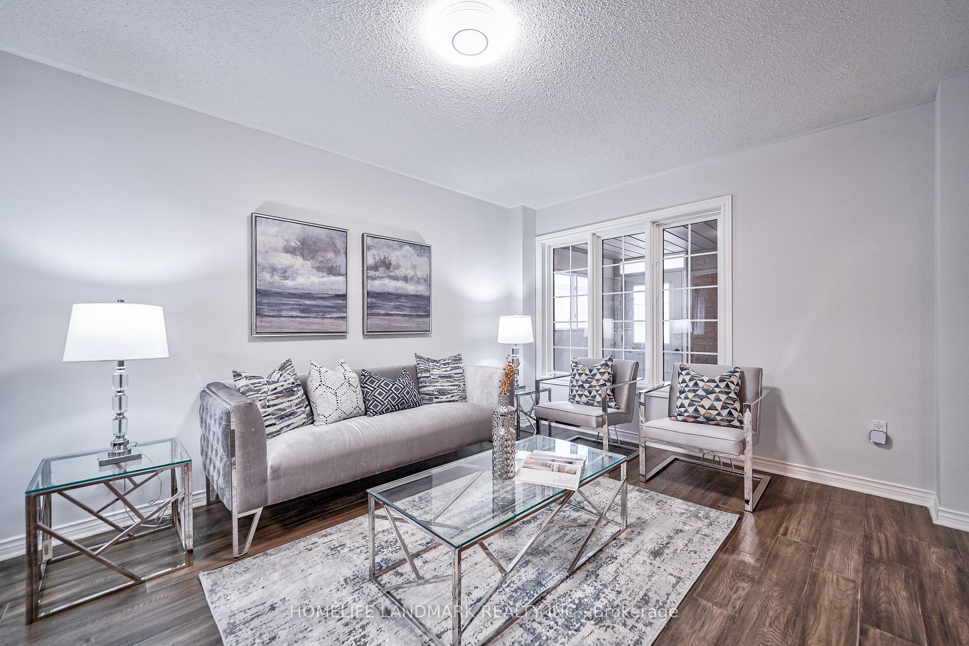 Photo 5 of Unit upper, 258 Stone Road, Aurora, Aurora Grove — HOMEH