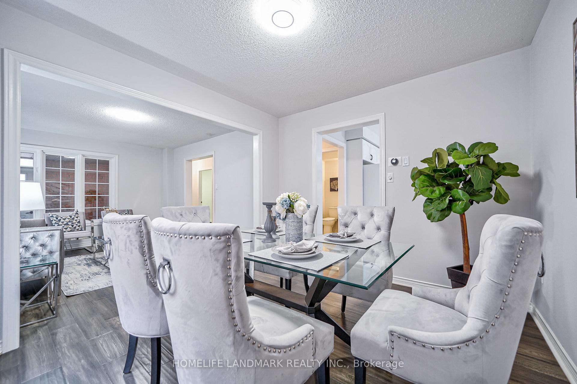Photo 6 of Unit upper, 258 Stone Road, Aurora, Aurora Grove — HOMEH
