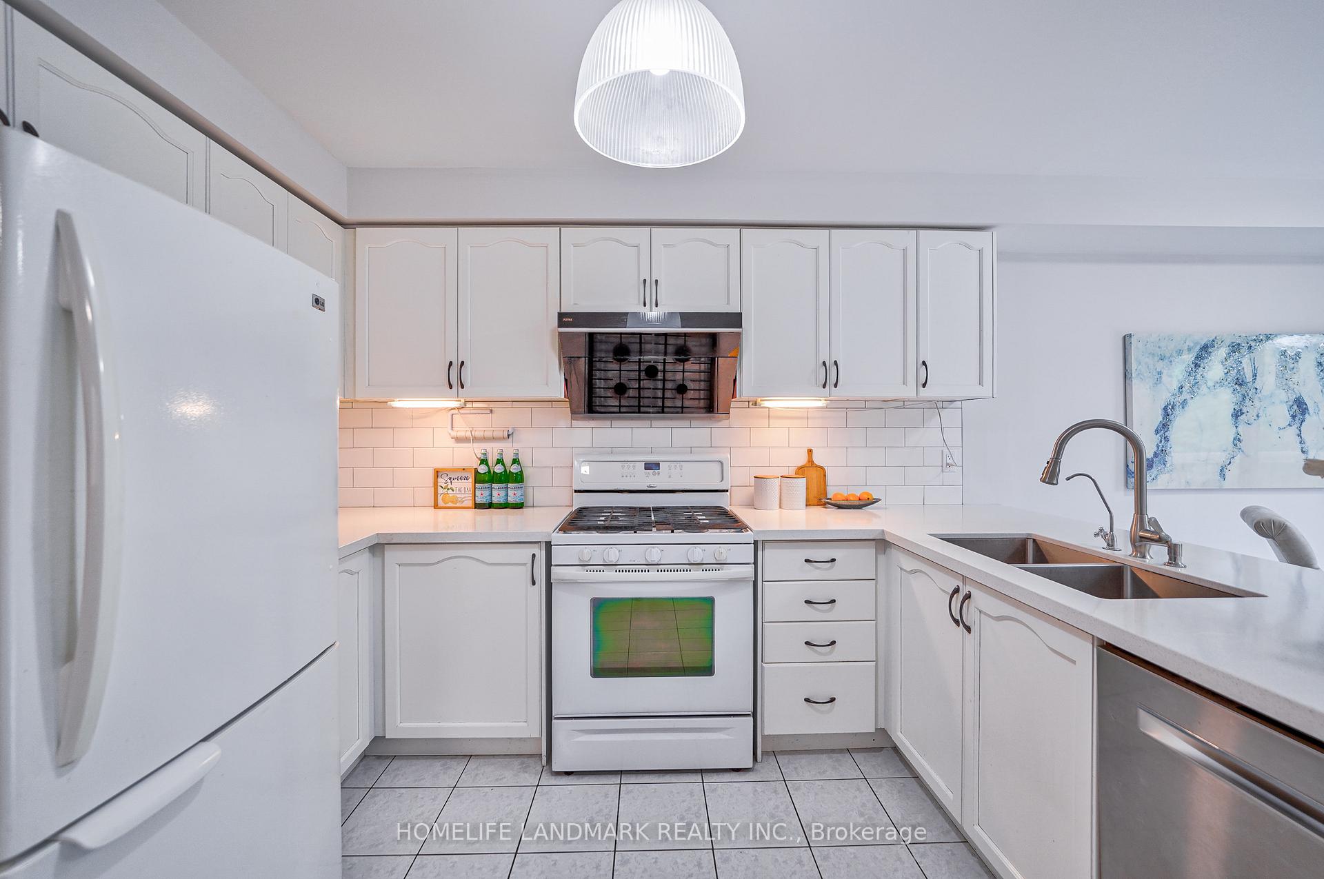 Photo 12 of Unit upper, 258 Stone Road, Aurora, Aurora Grove — HOMEH