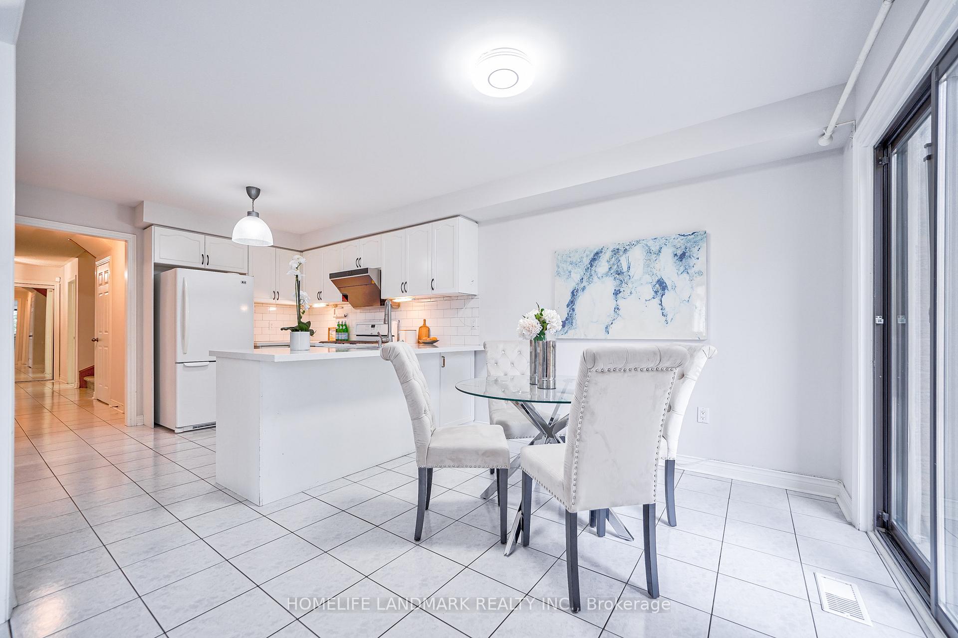 Photo 11 of Unit upper, 258 Stone Road, Aurora, Aurora Grove — HOMEH