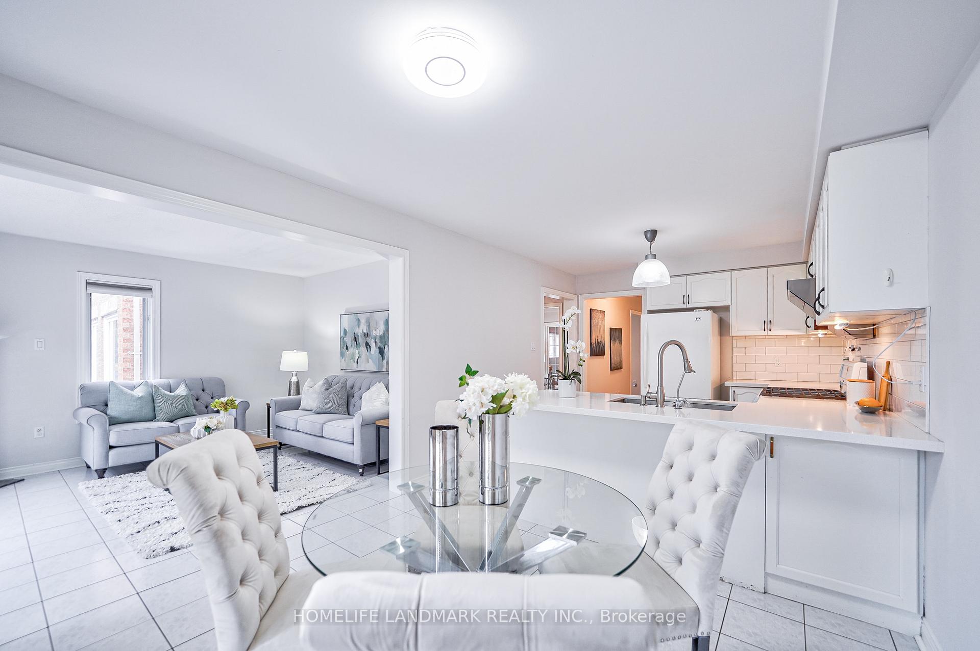 Photo 16 of Unit upper, 258 Stone Road, Aurora, Aurora Grove — HOMEH