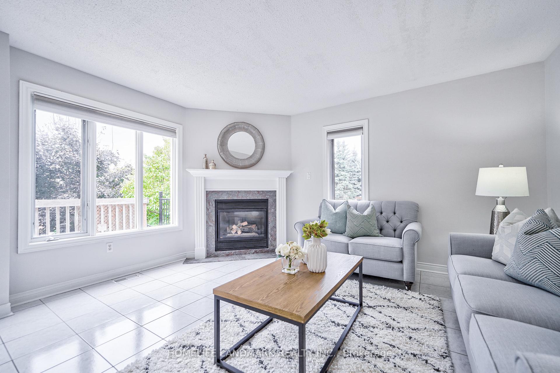 Photo 18 of Unit upper, 258 Stone Road, Aurora, Aurora Grove — HOMEH