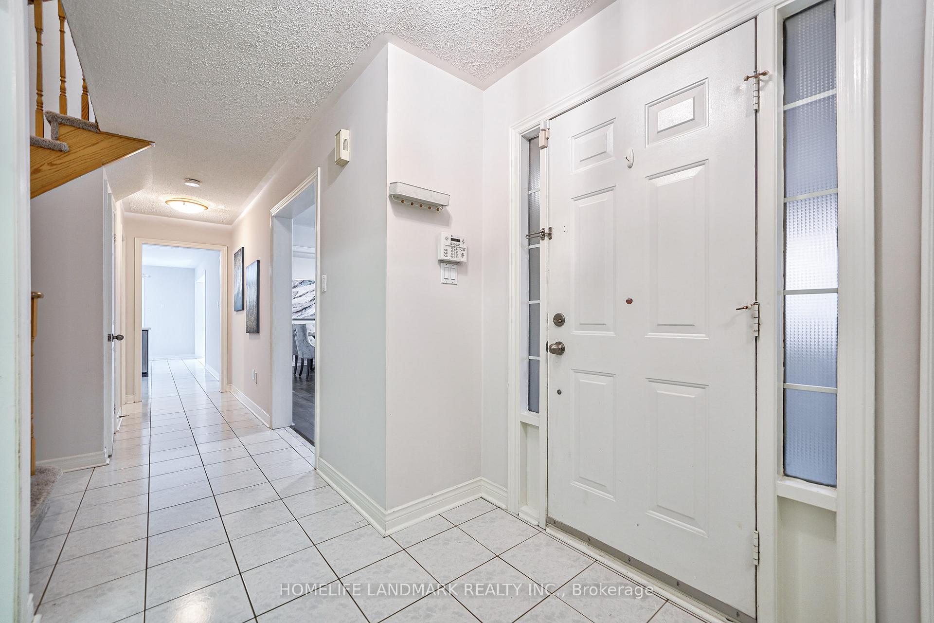 Photo 19 of Unit upper, 258 Stone Road, Aurora, Aurora Grove — HOMEH