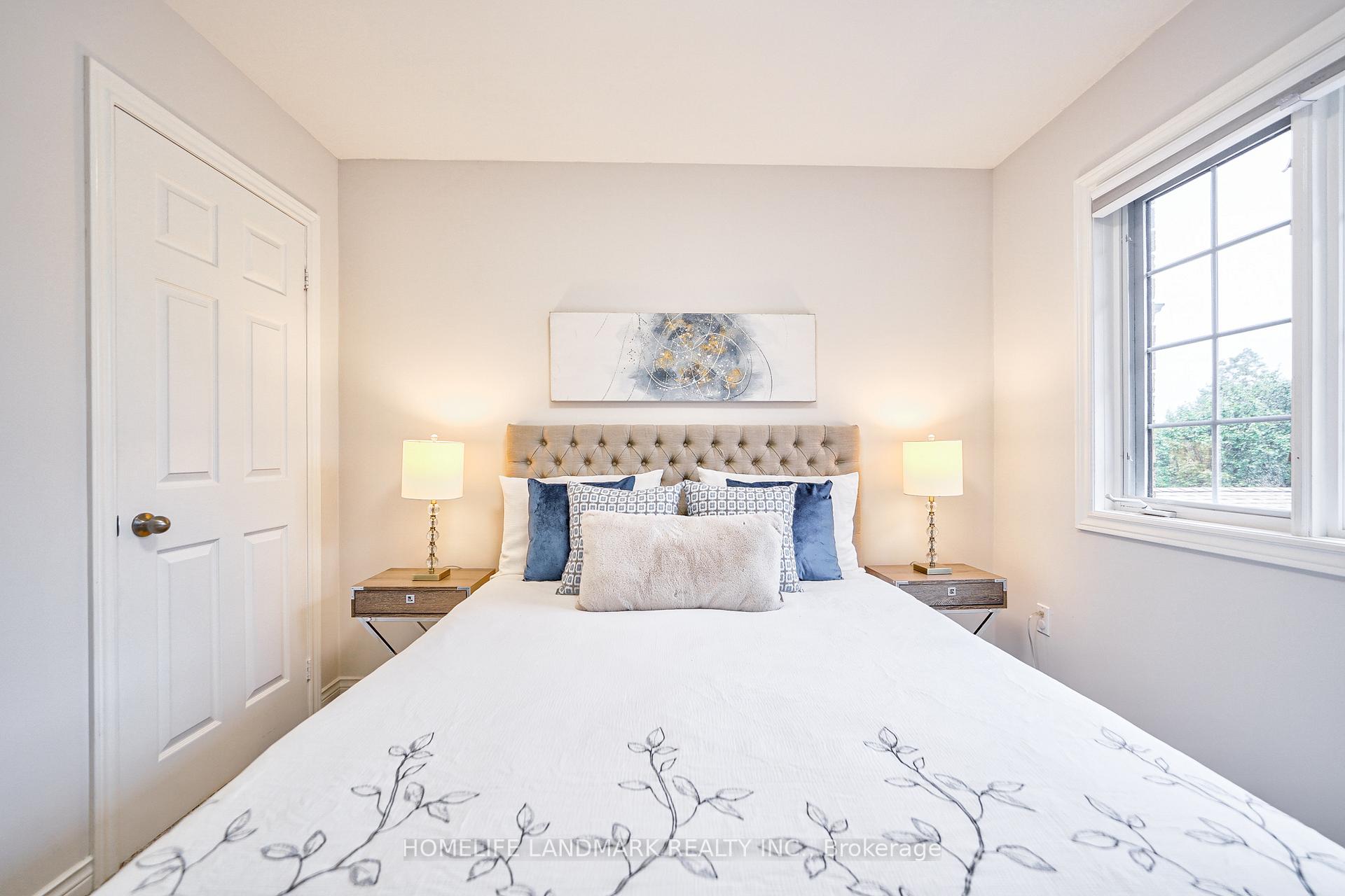 Photo 24 of Unit upper, 258 Stone Road, Aurora, Aurora Grove — HOMEH